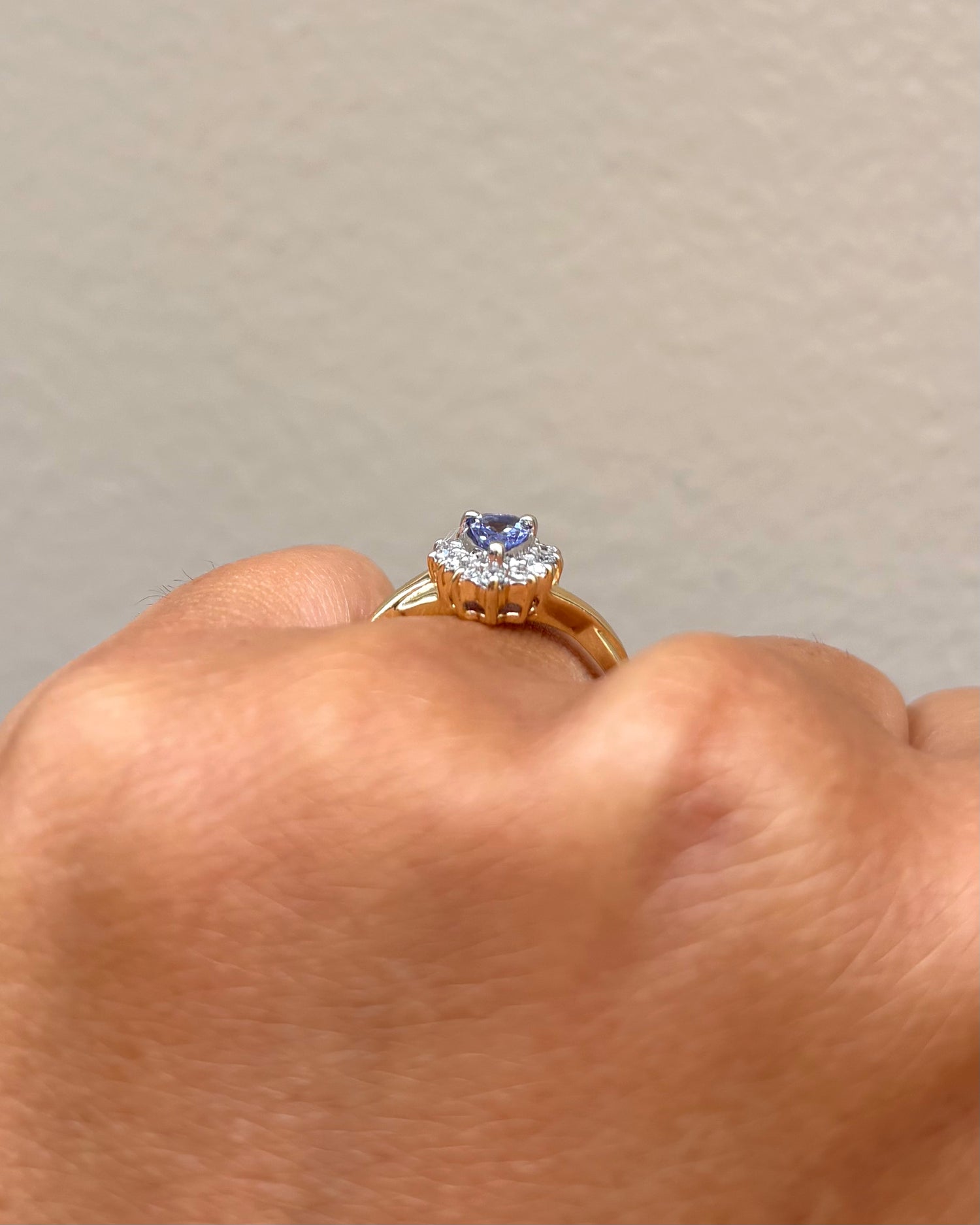 Bague Marguerite Tanzanite Taille Poire & Diamants "Avril"