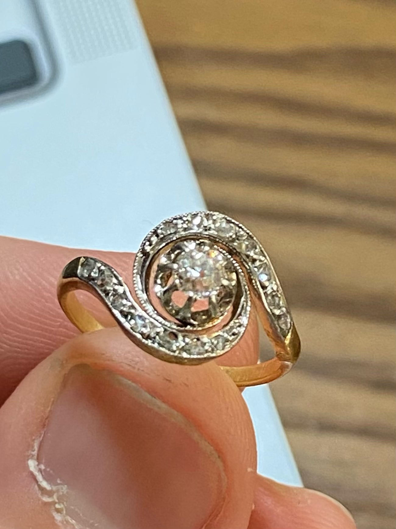 Art Deco diamond swirl ring "Théodore"