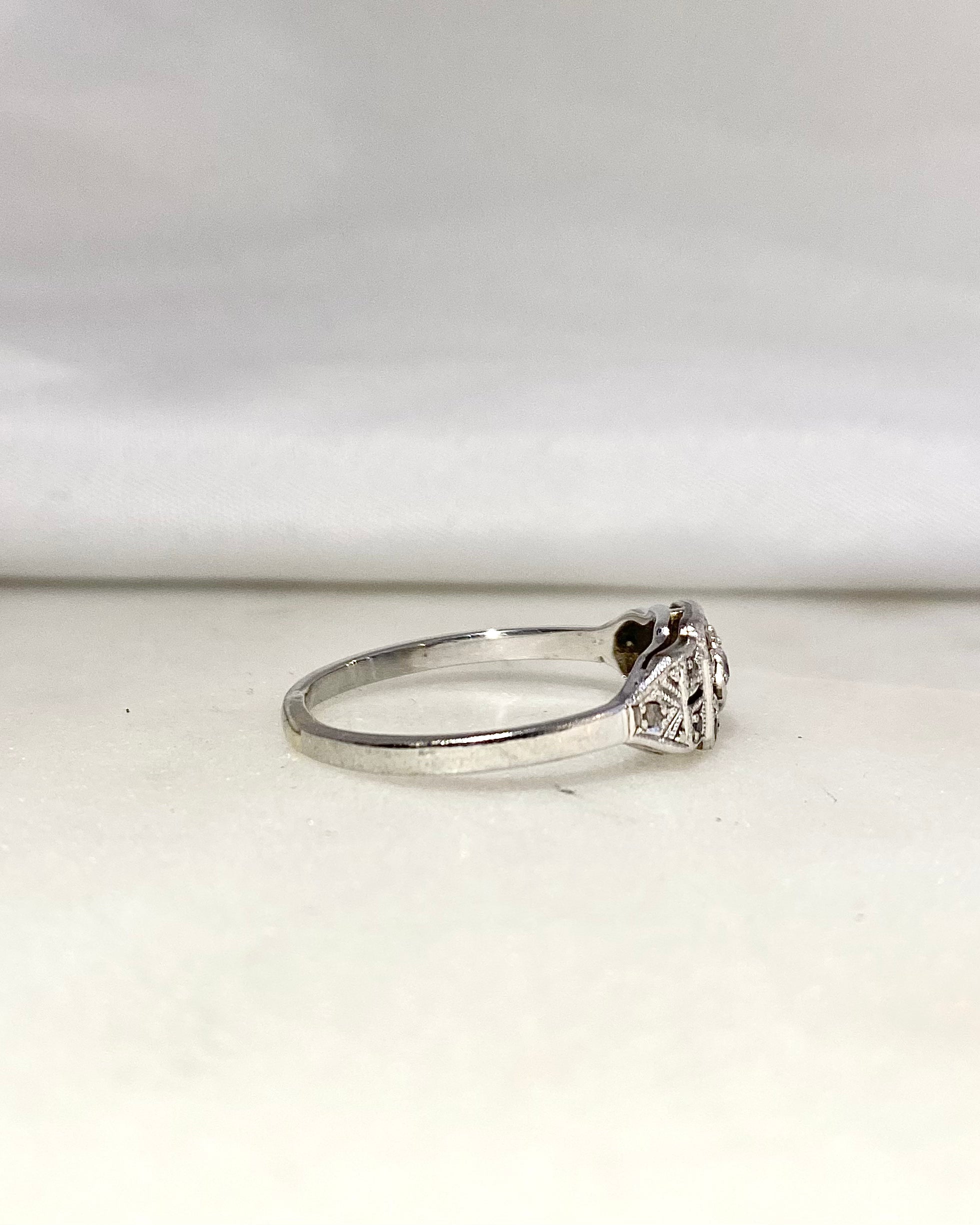 Anillo Art Déco Diamantes "Vera"