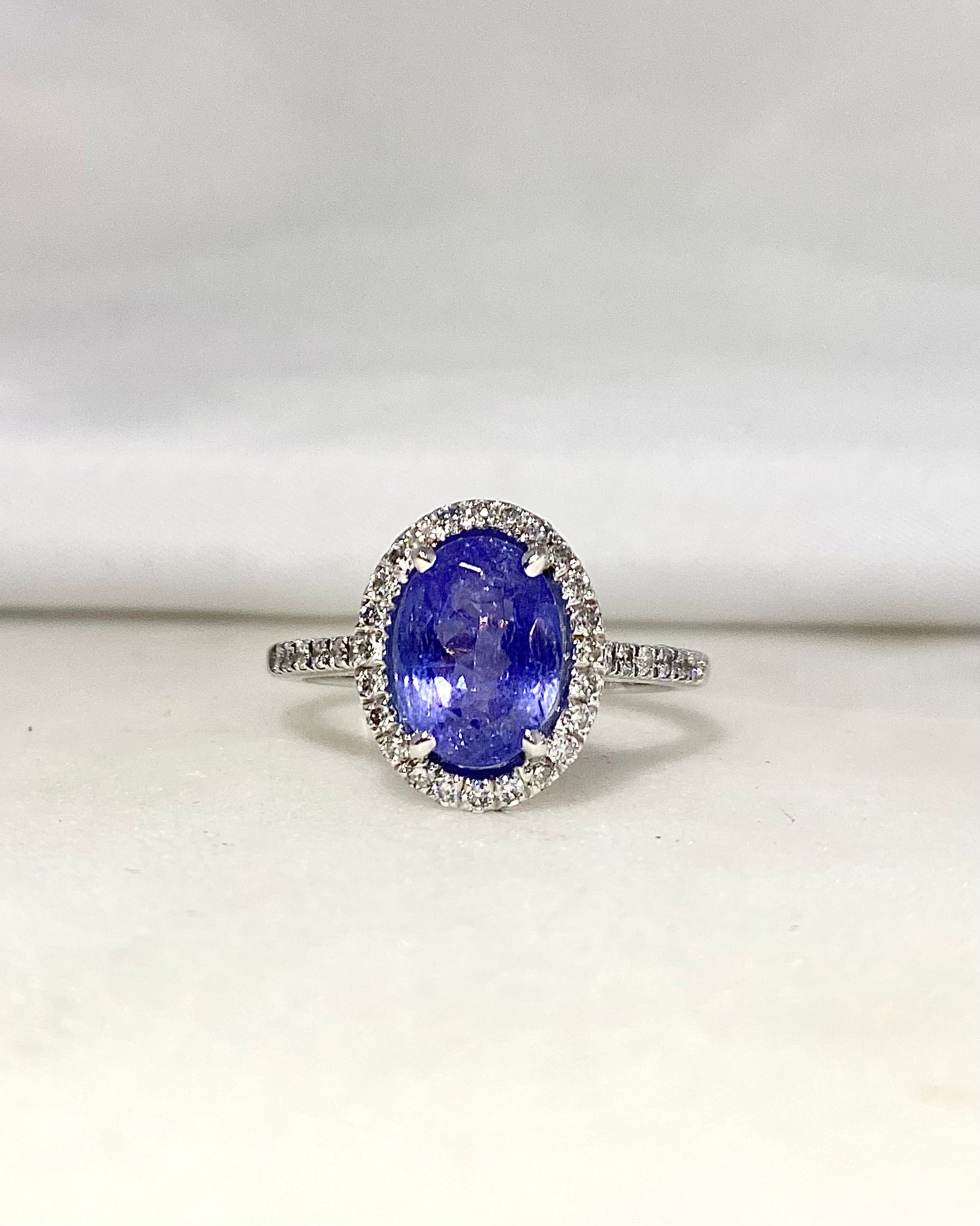 Bague Marguerite Tanzanite 2.60 carats & 36 Diamants "Zaelle"