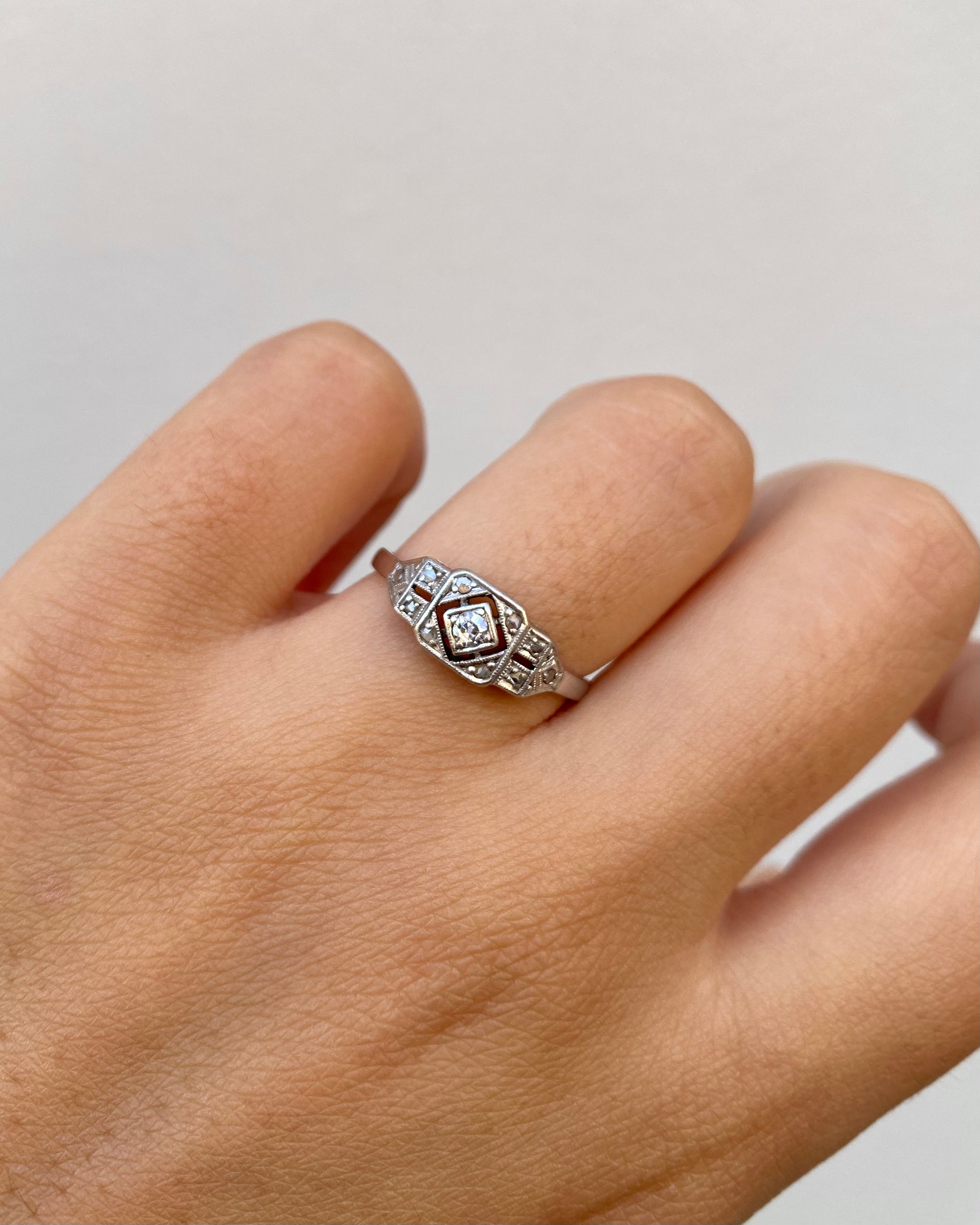 Anillo Art Déco Diamantes "Vera"