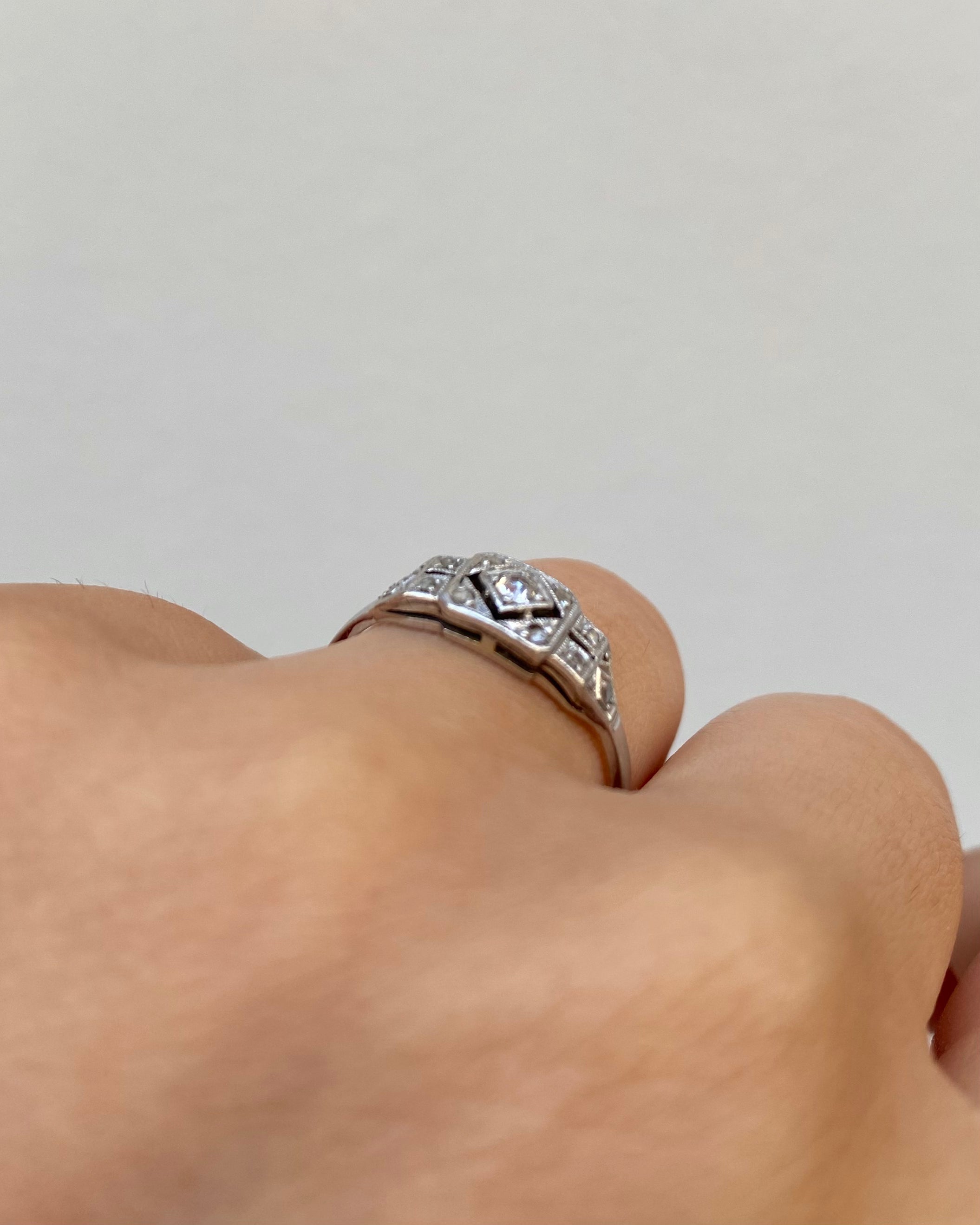 Anillo Art Déco Diamantes "Vera"