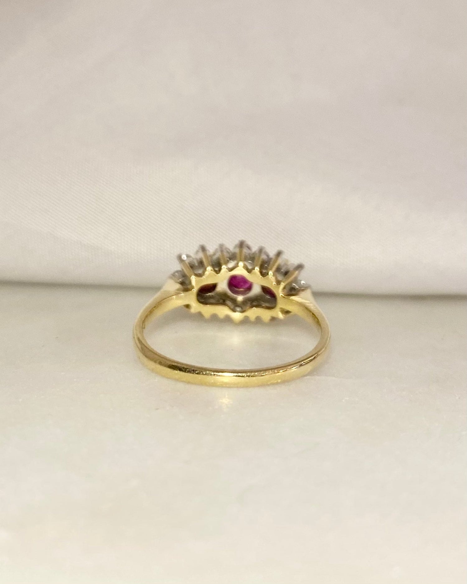 Bague Trilogie Rubis 0.85 carat & 16 Diamants "Samira"