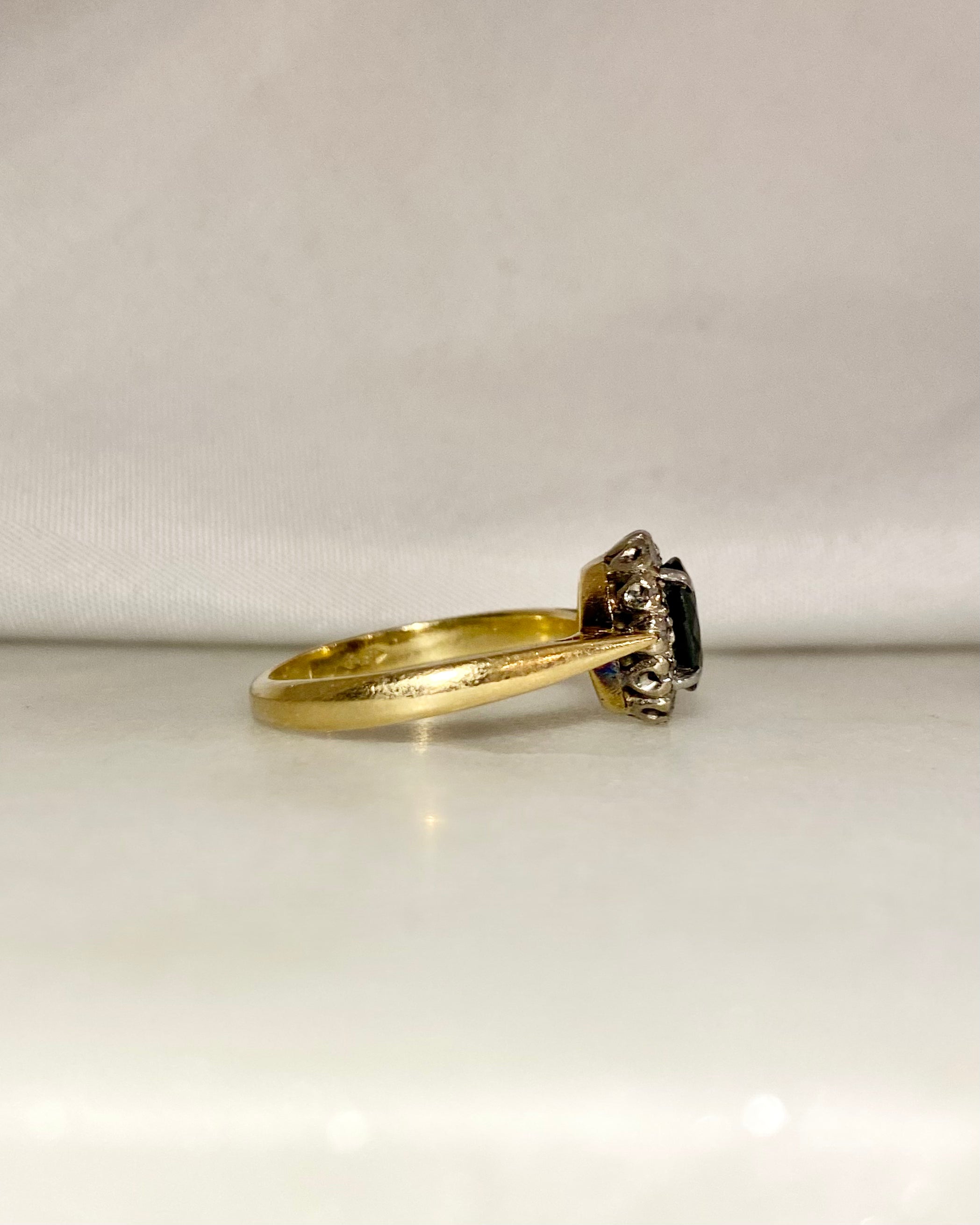 Bague Marguerite Saphir 1.05 carat & Diamants "Clea"