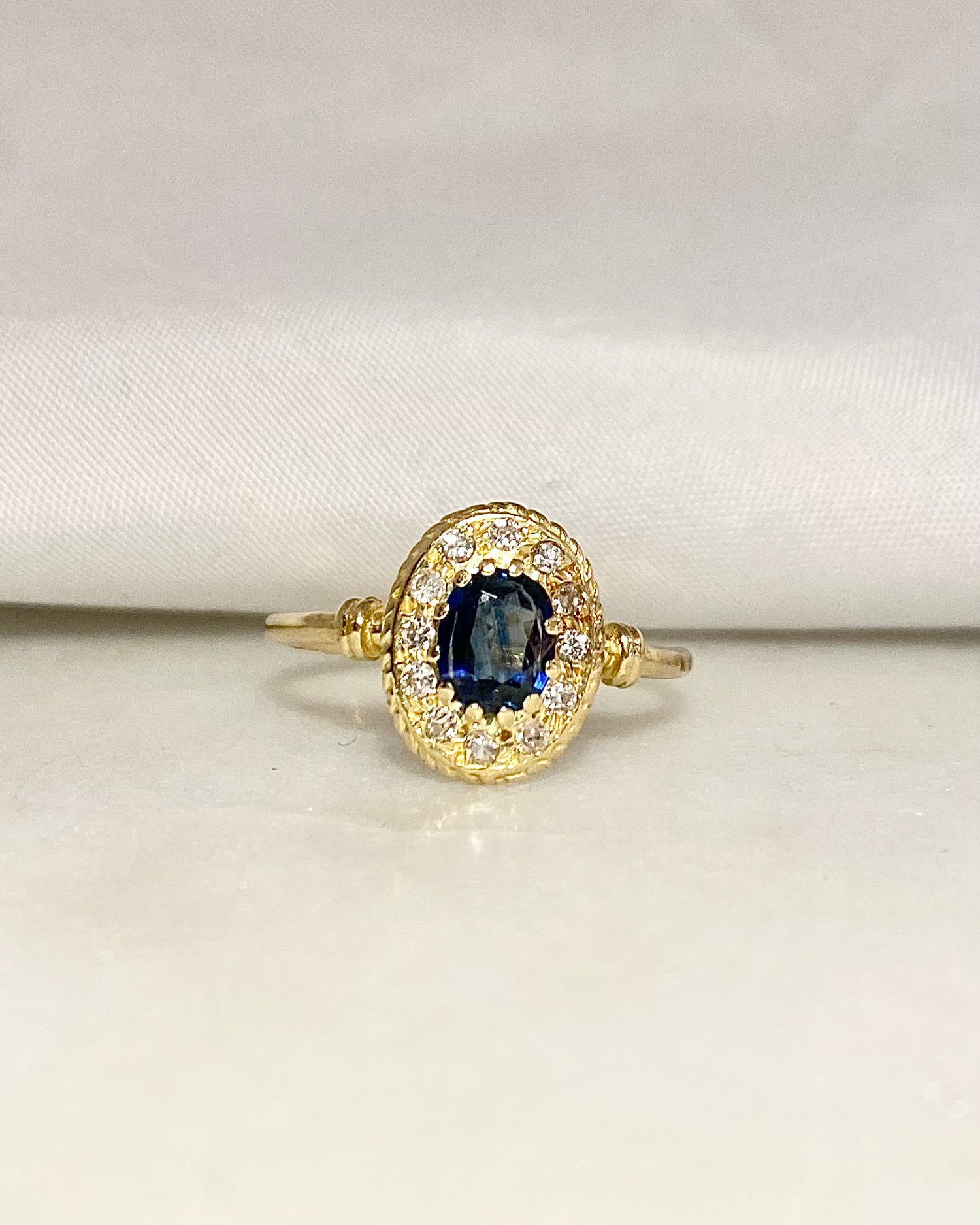 Bague Style Art Déco Saphir & Diamants "Armelle"