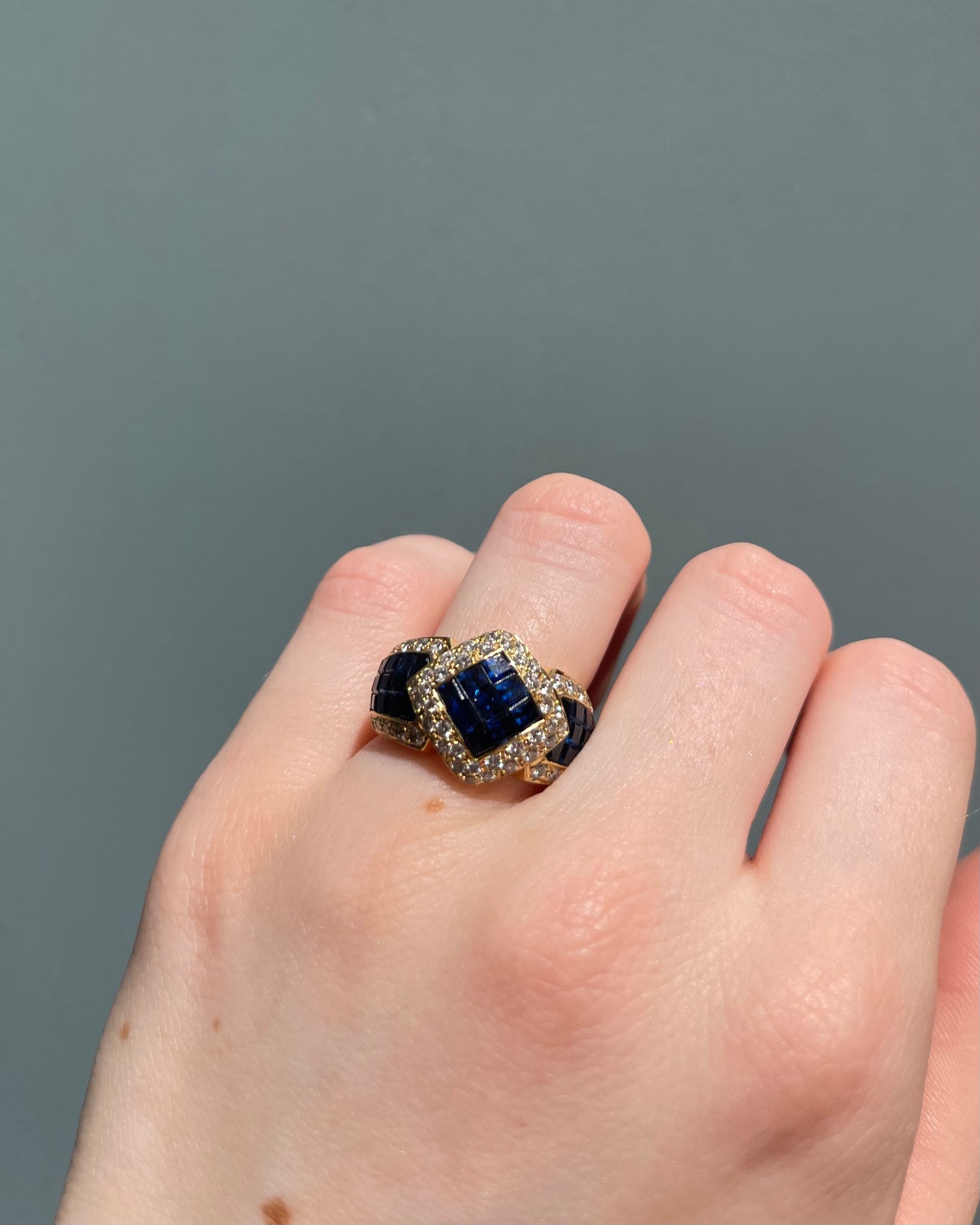 Chevalière Jonc Saphirs 2.30 carats & 56 Diamants 1.12 carat "Terena"