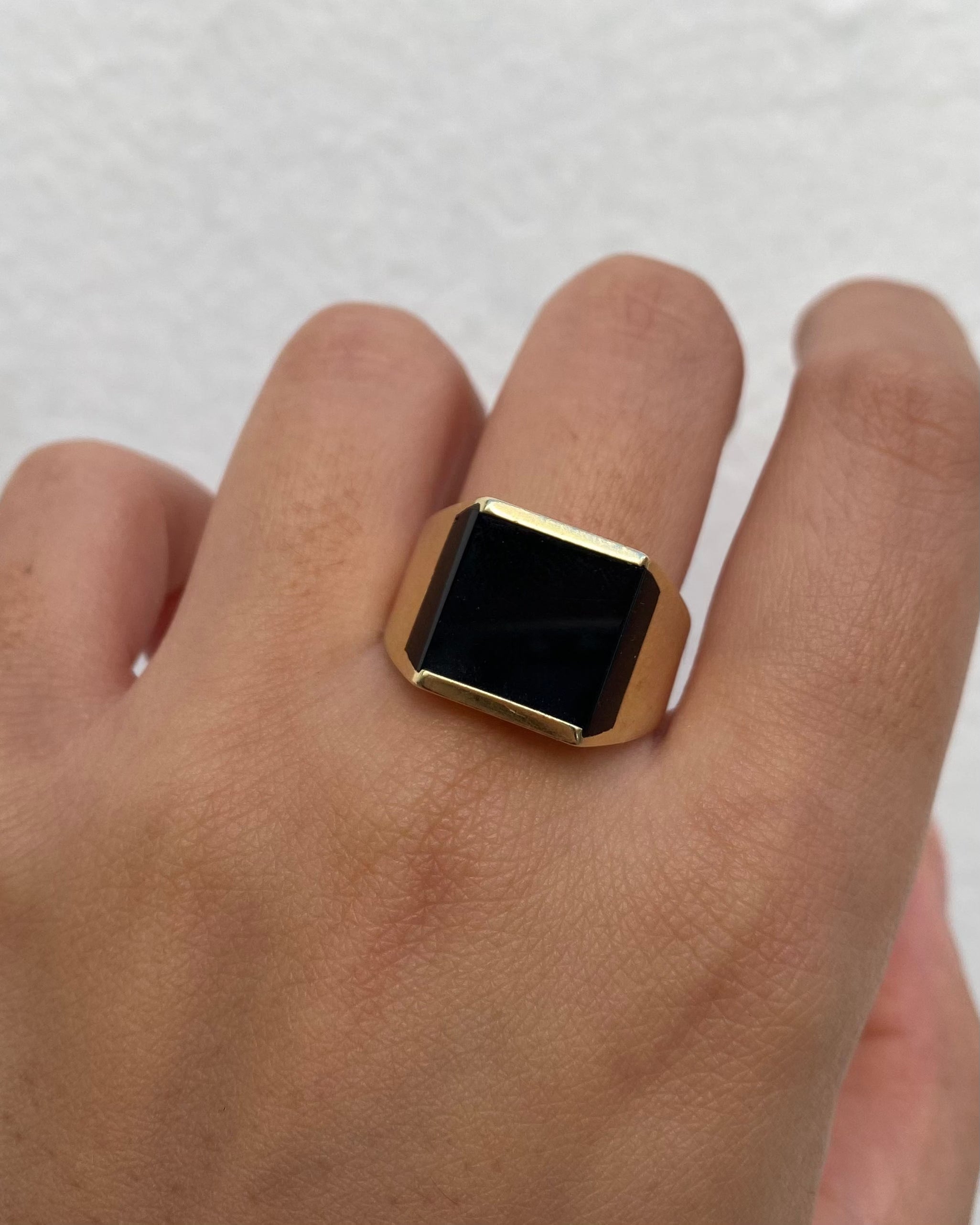 Bague Chevalière Onyx 8.37 g "Elona"