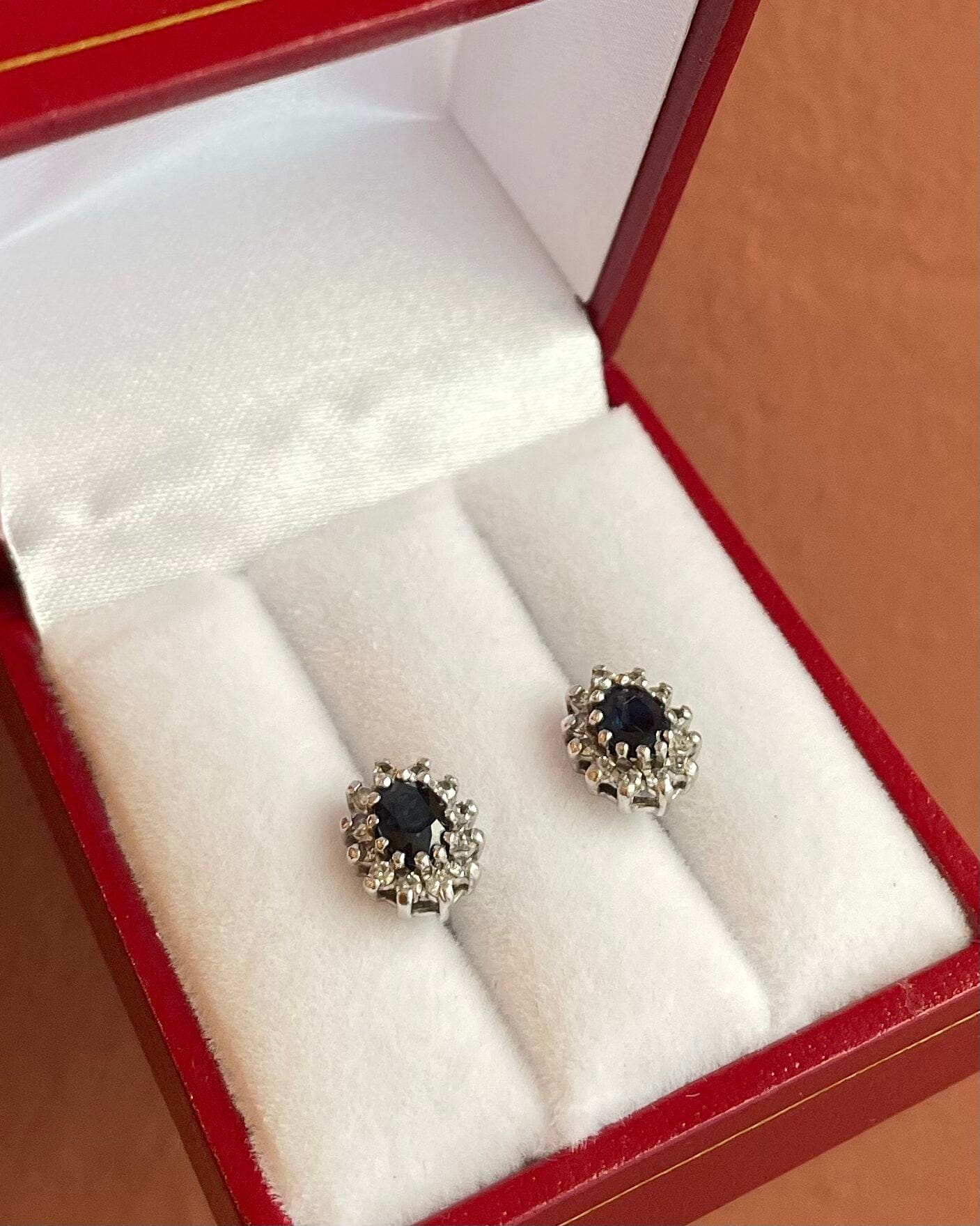Pendientes de zafiro y 24 diamantes "Sasha" Daisy