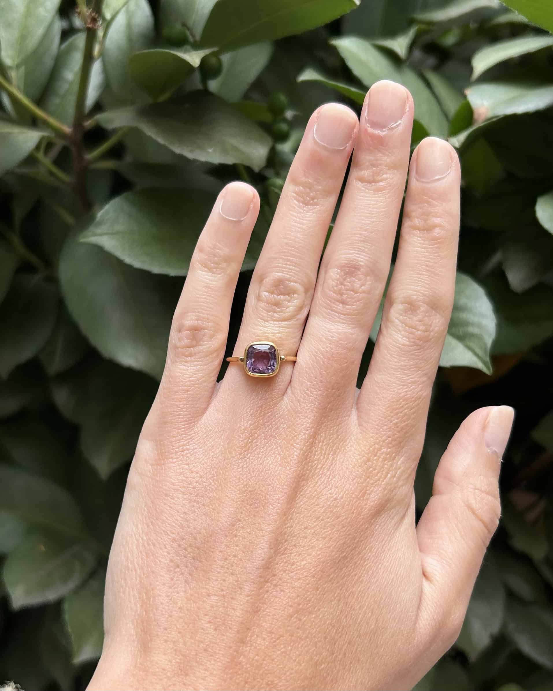 Anillo Solitario Amatista "Hezia" de 1,90 quilates