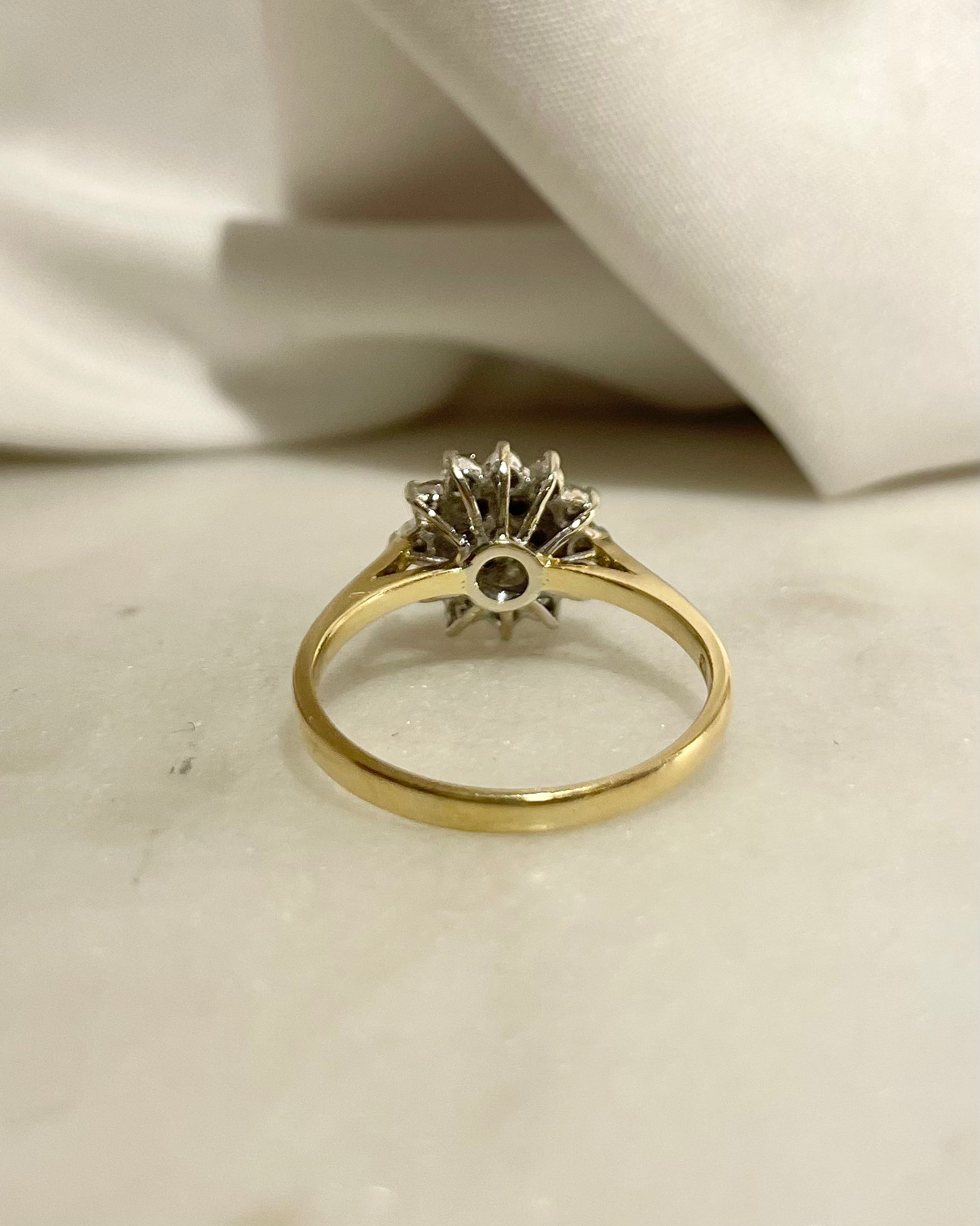 Anillo Margarita Diamantes 0.47 quilates "Cecilia"