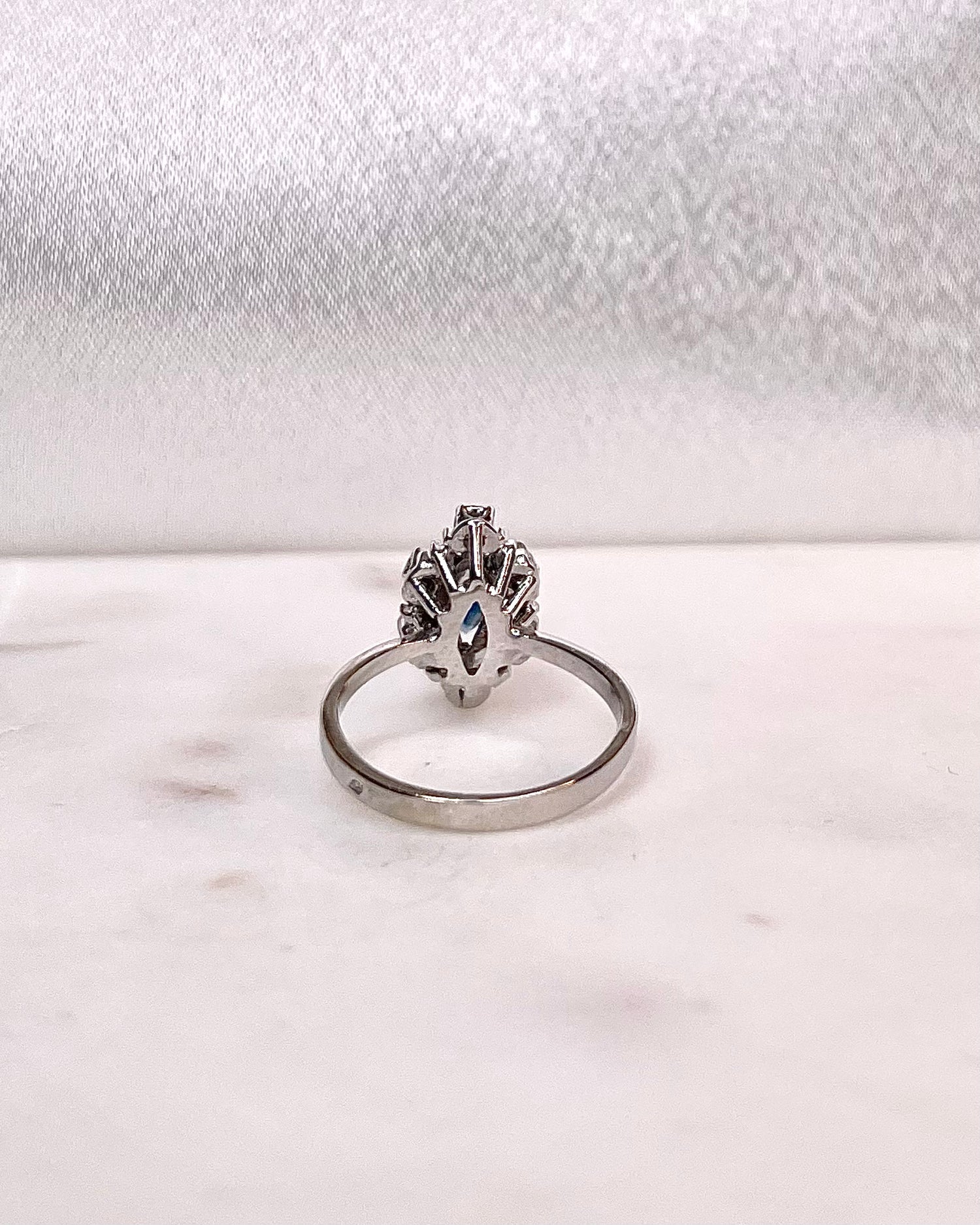 Bague Marguerite Saphir  0.53 carat & Diamants "Nahia"