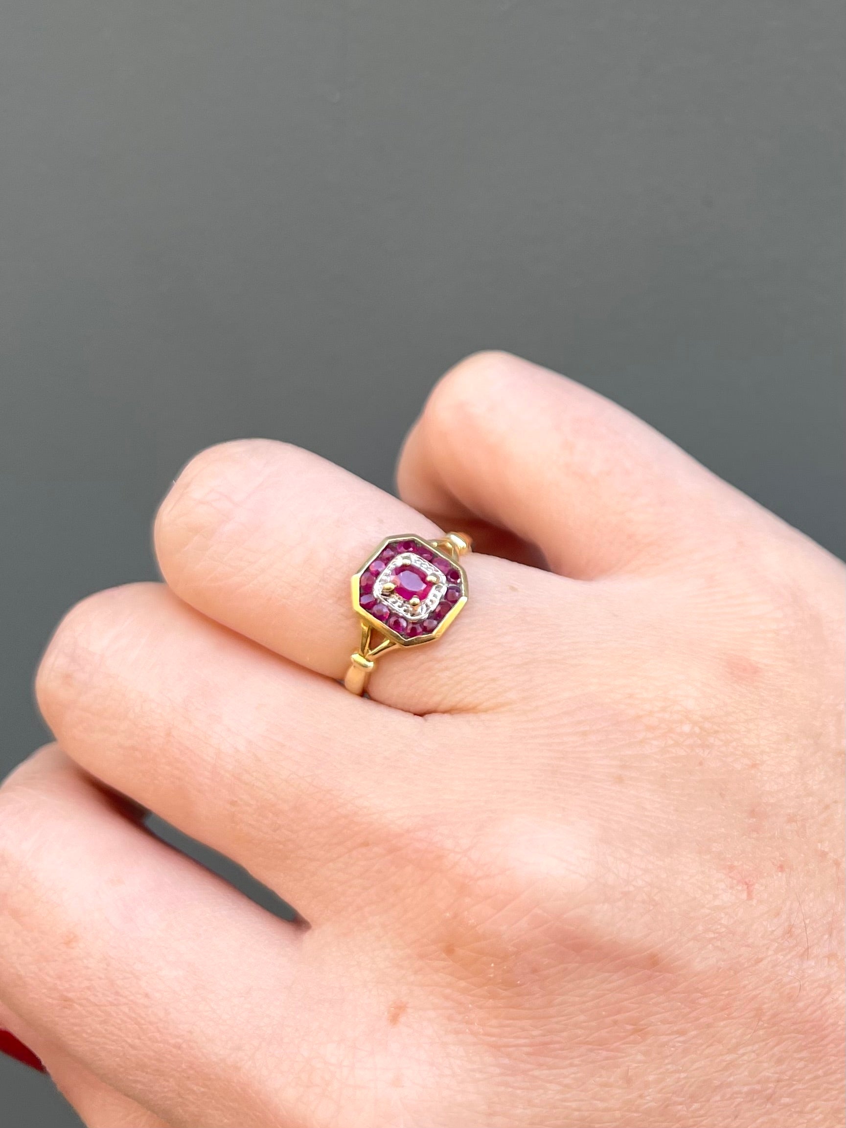Bague Art-déco Rubis "Osanna"