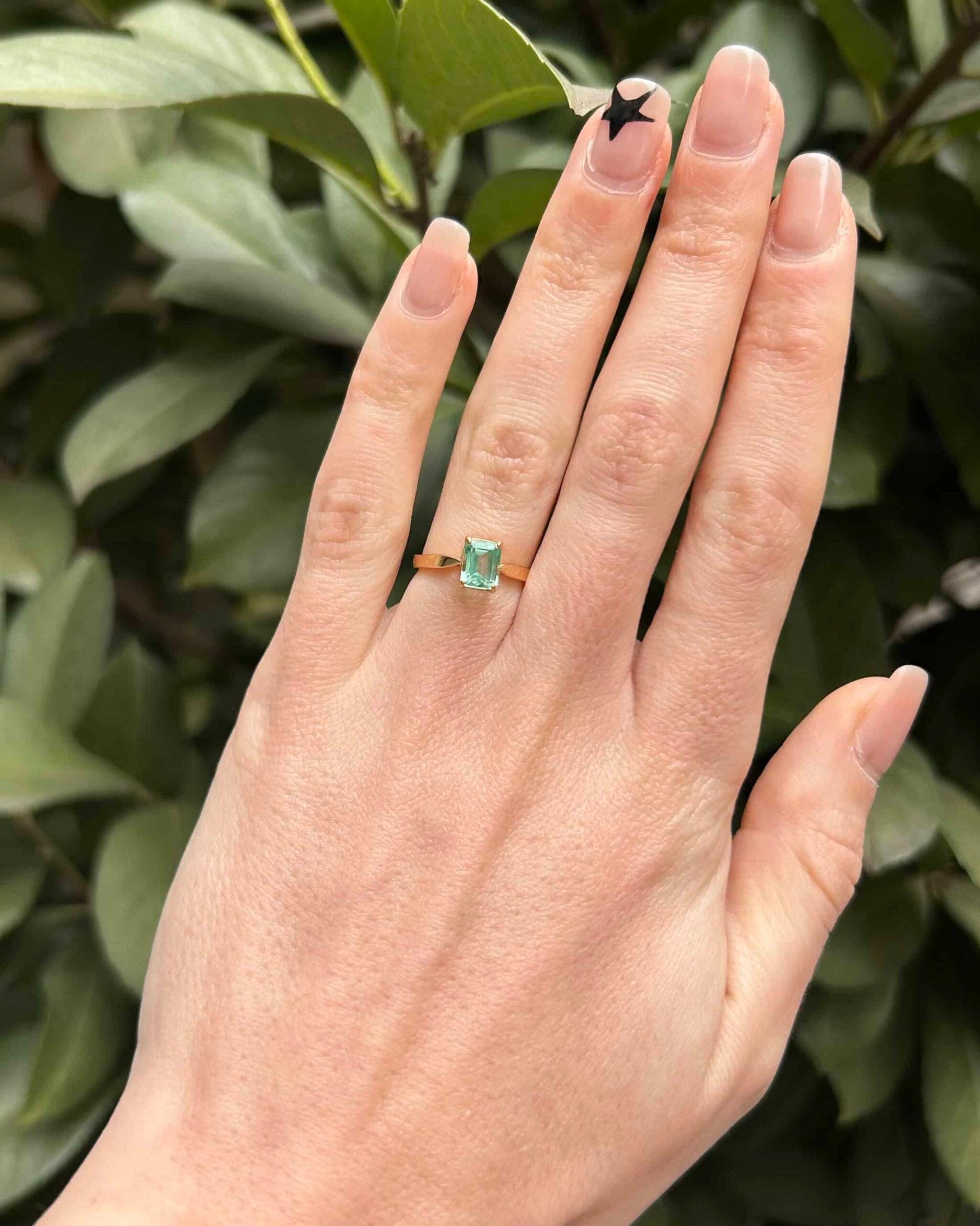 Bague Vintage Solitaire Émeraude 1 Carat "Elin"