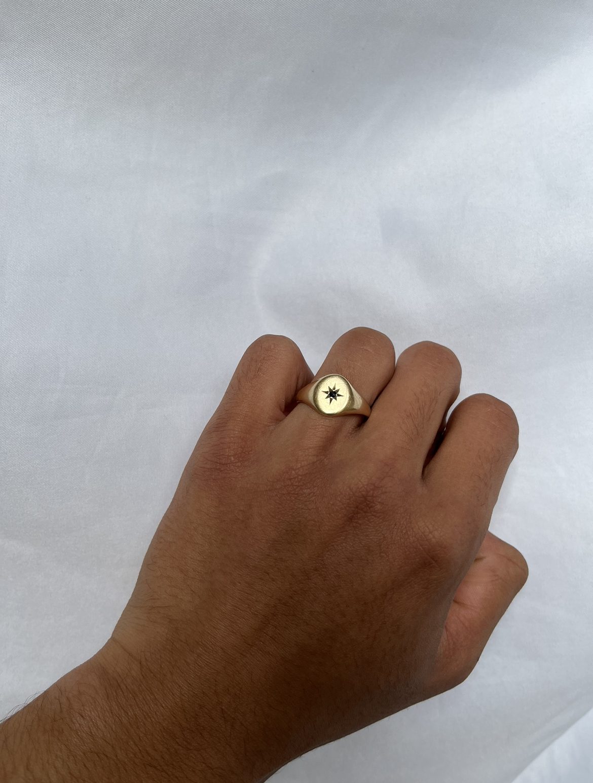 Bague Chevalière Saphir en serti étoilé "Edith"