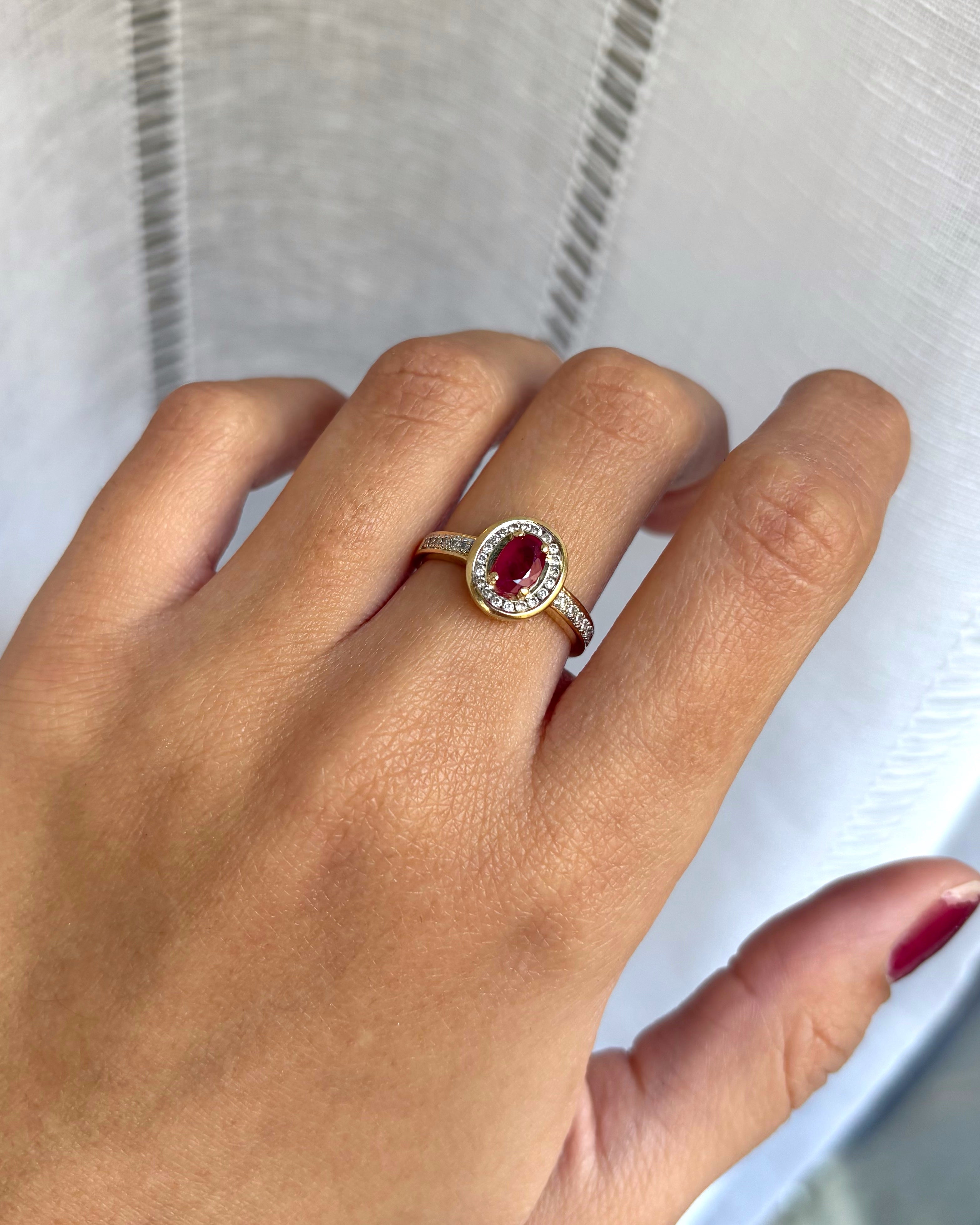 Bague Marguerite Art Déco Rubis 0.80 carat & Diamants 0.44 carat "Carmen"