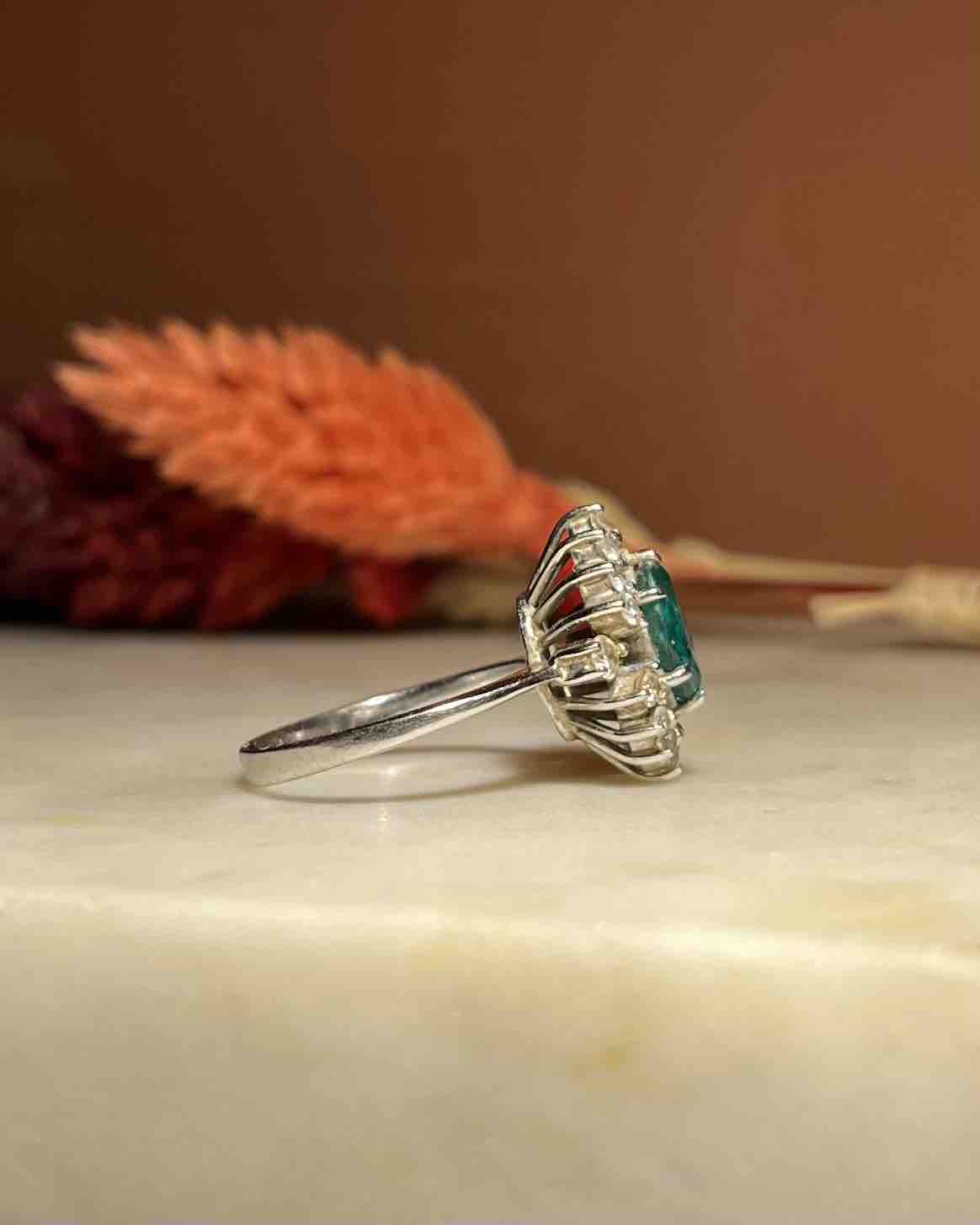 Bague Marguerite émeraude & diamants "Colette"