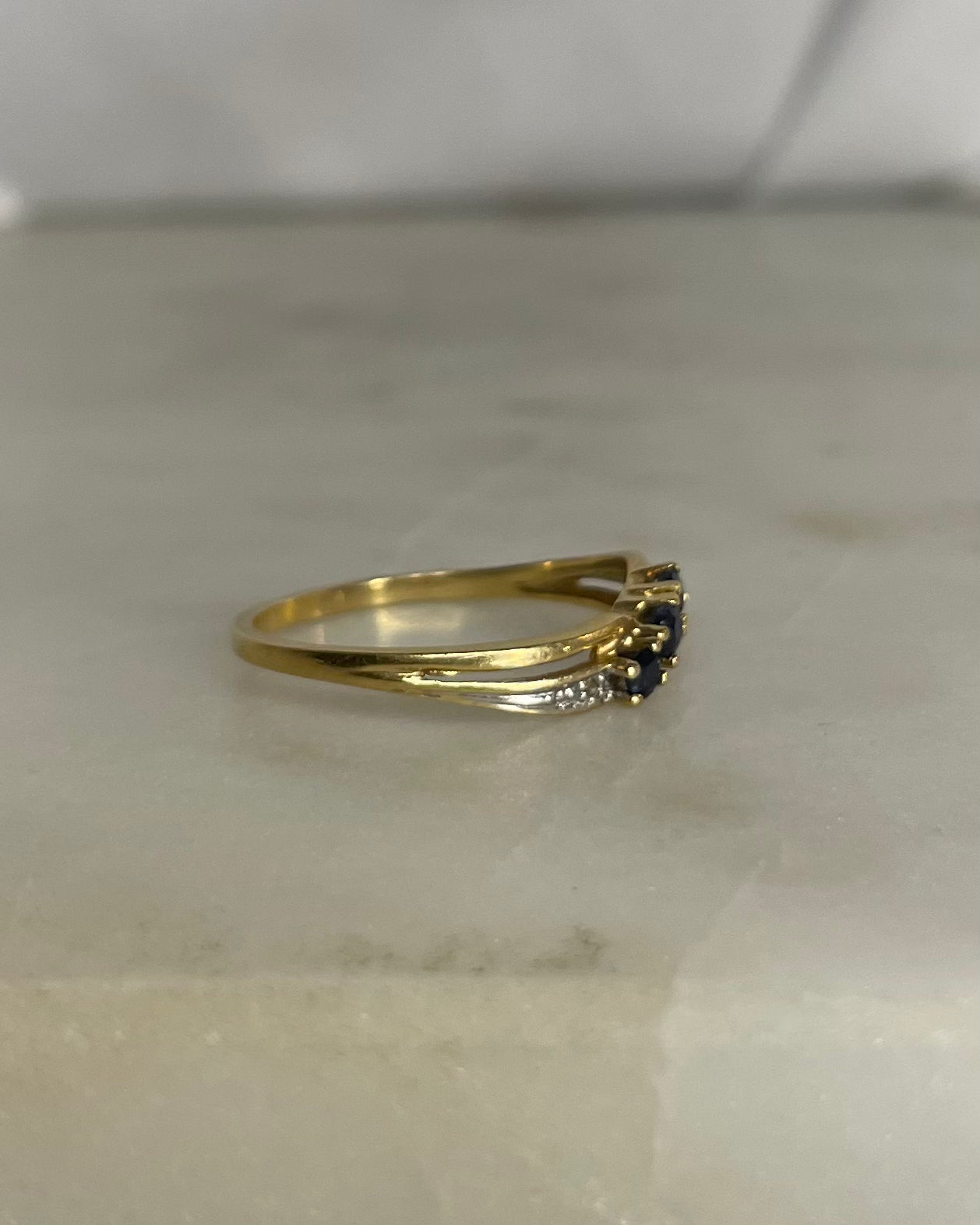 Bague Jonc Trilogie Saphirs & Diamants “Maelis”