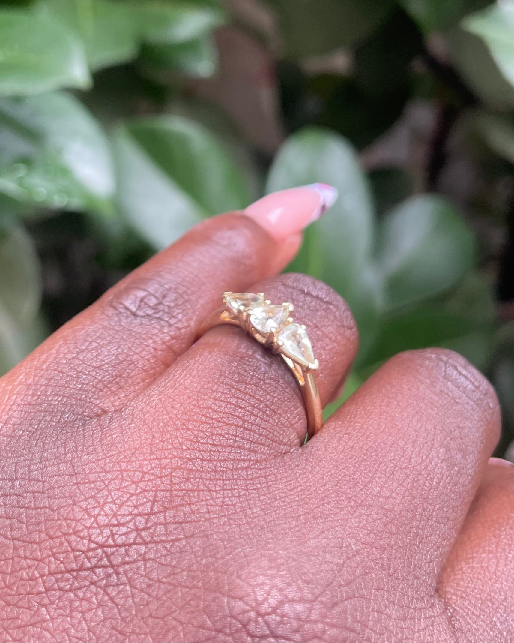 Bague Trilogie Taille Poire Grenat Vert 1.30 carat “Velma”