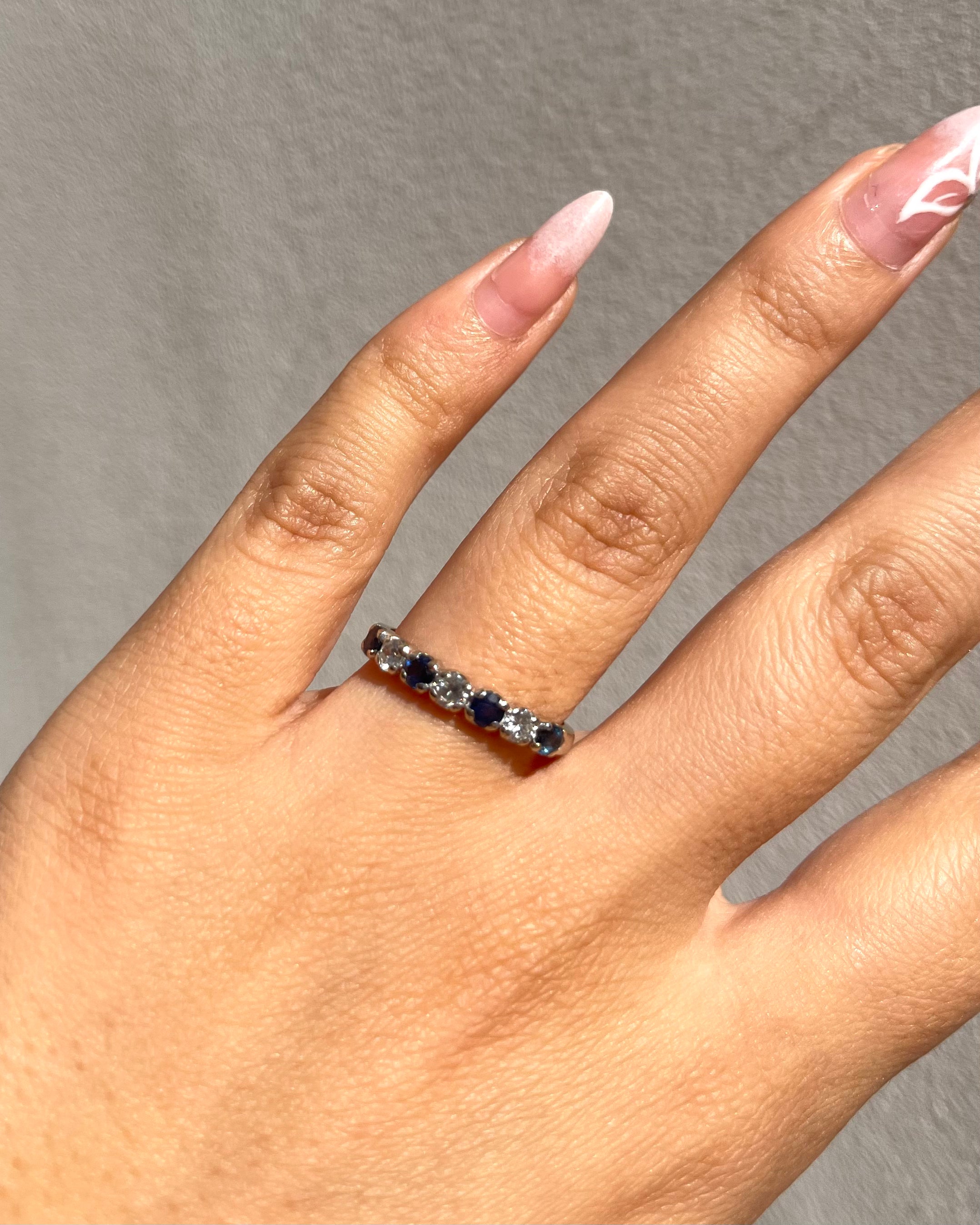 Bague Demi-Alliance Saphirs & Diamants "Olina"