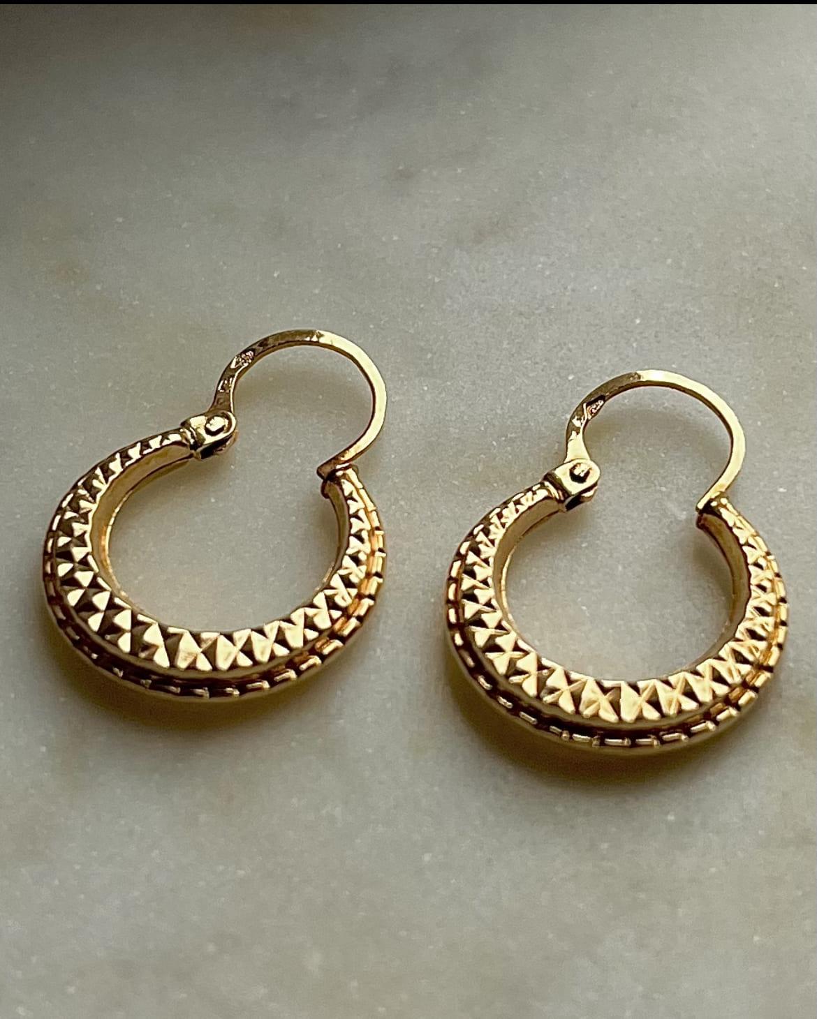 Vintage Gold "Mona" Hoop Earrings