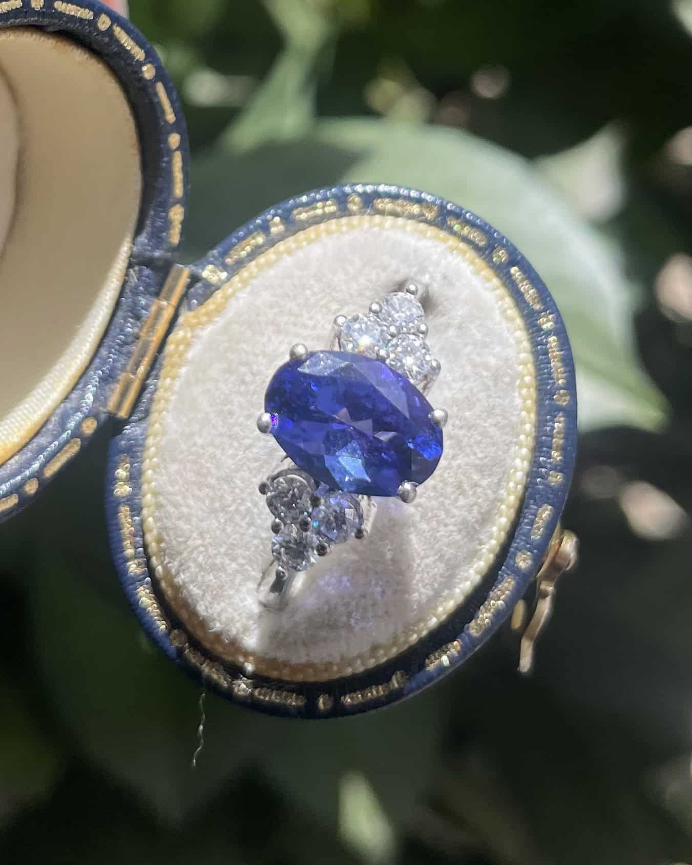 Bague Trilogie Tanzanite 2.50 carats & Diamants "Zaily"