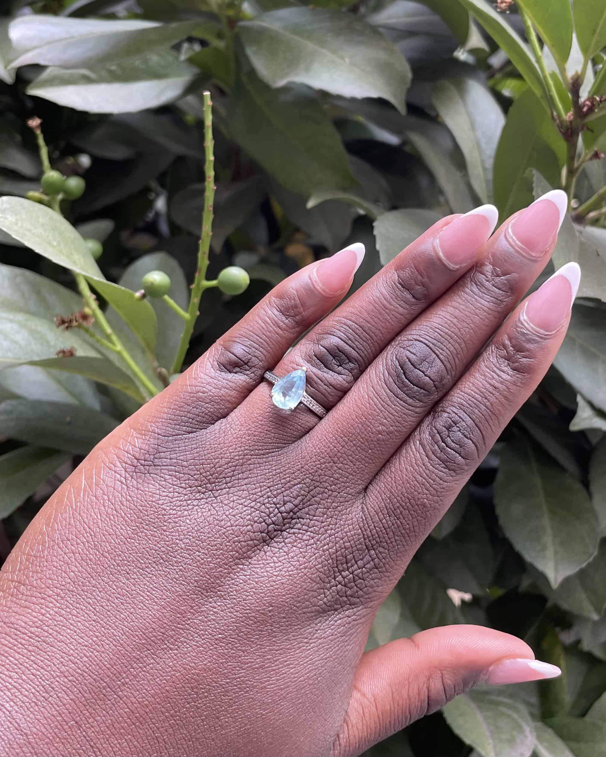 Bague Vintage Aigue-Marine 1.90 carat & 16 Diamants "Hilda"