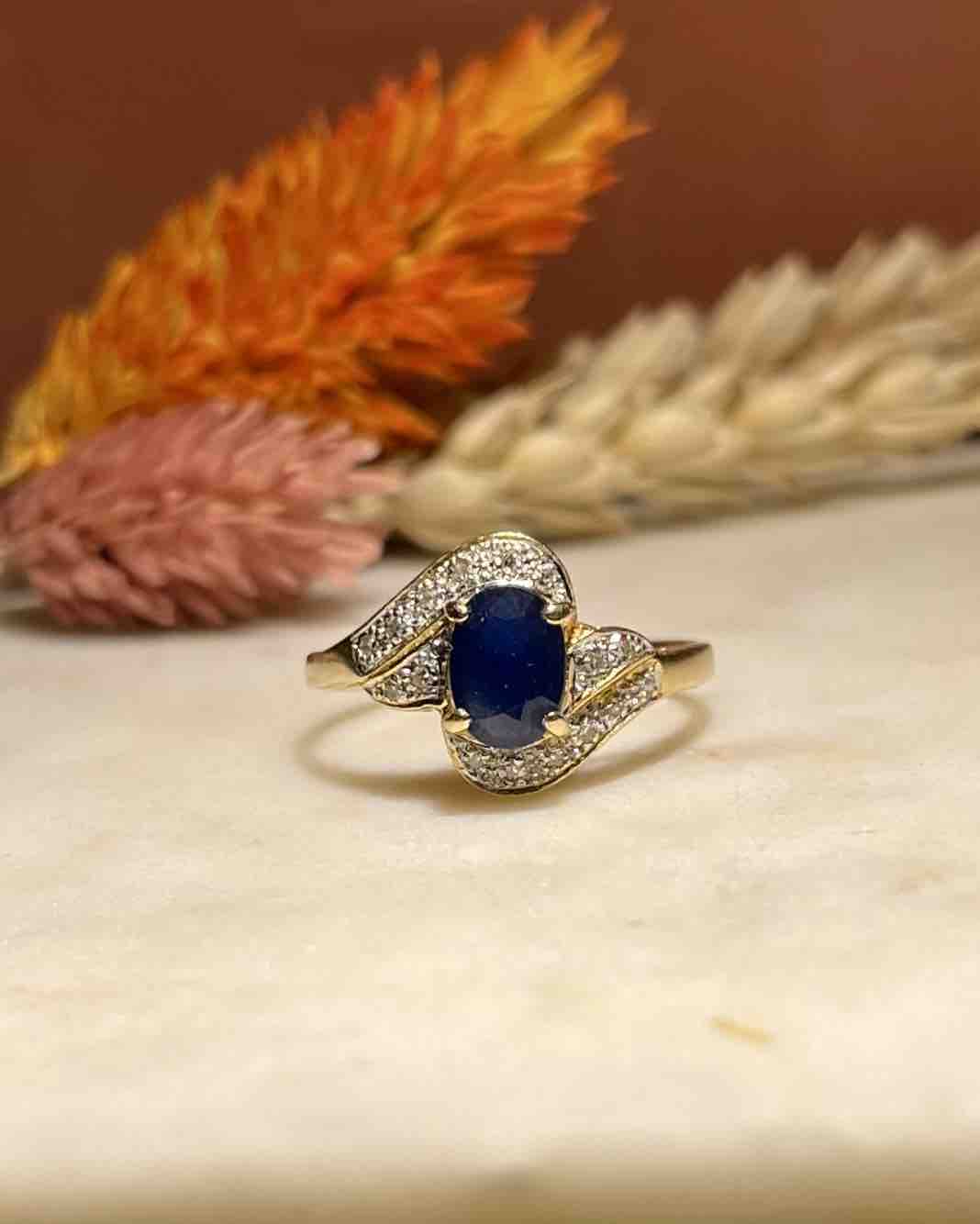 Anillo de zafiro y diamantes "Kity"