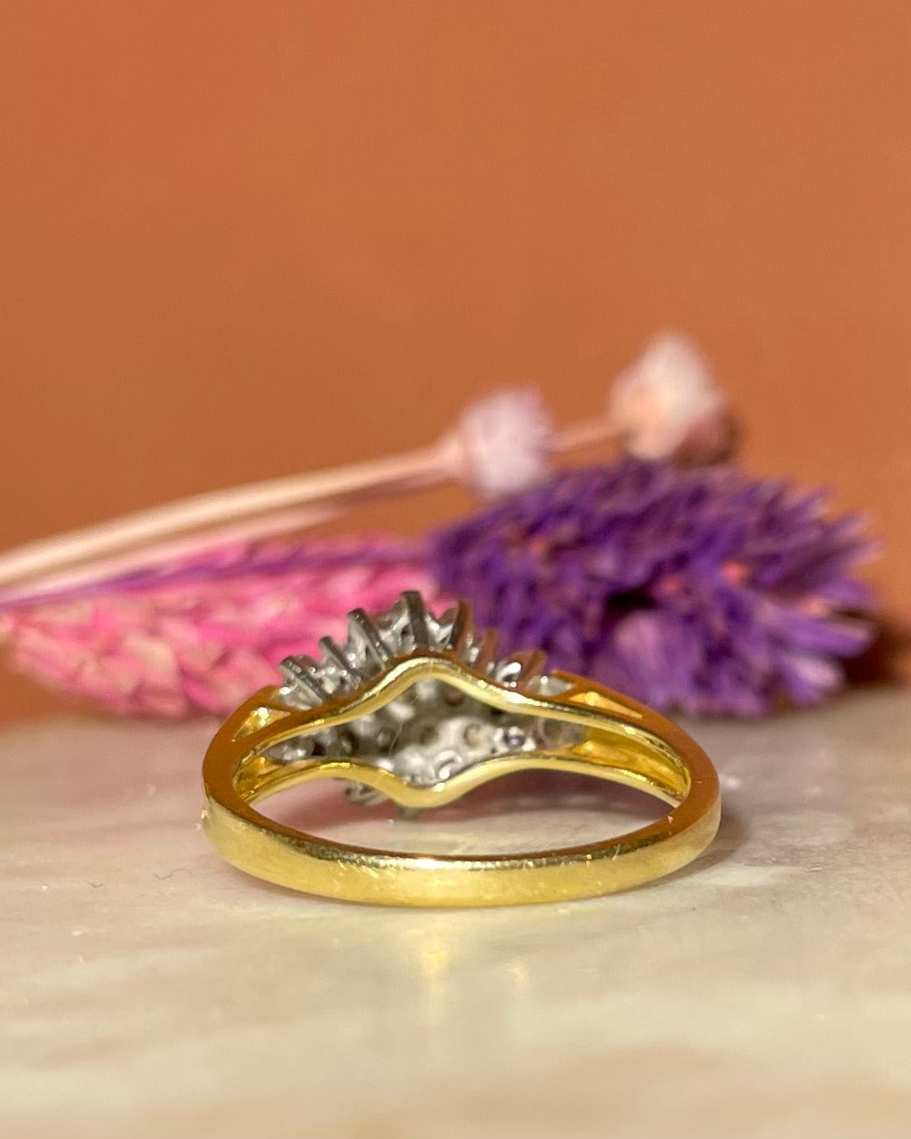 Anillo “Amaylin” con 23 diamantes y flor de río de 0,53 quilates