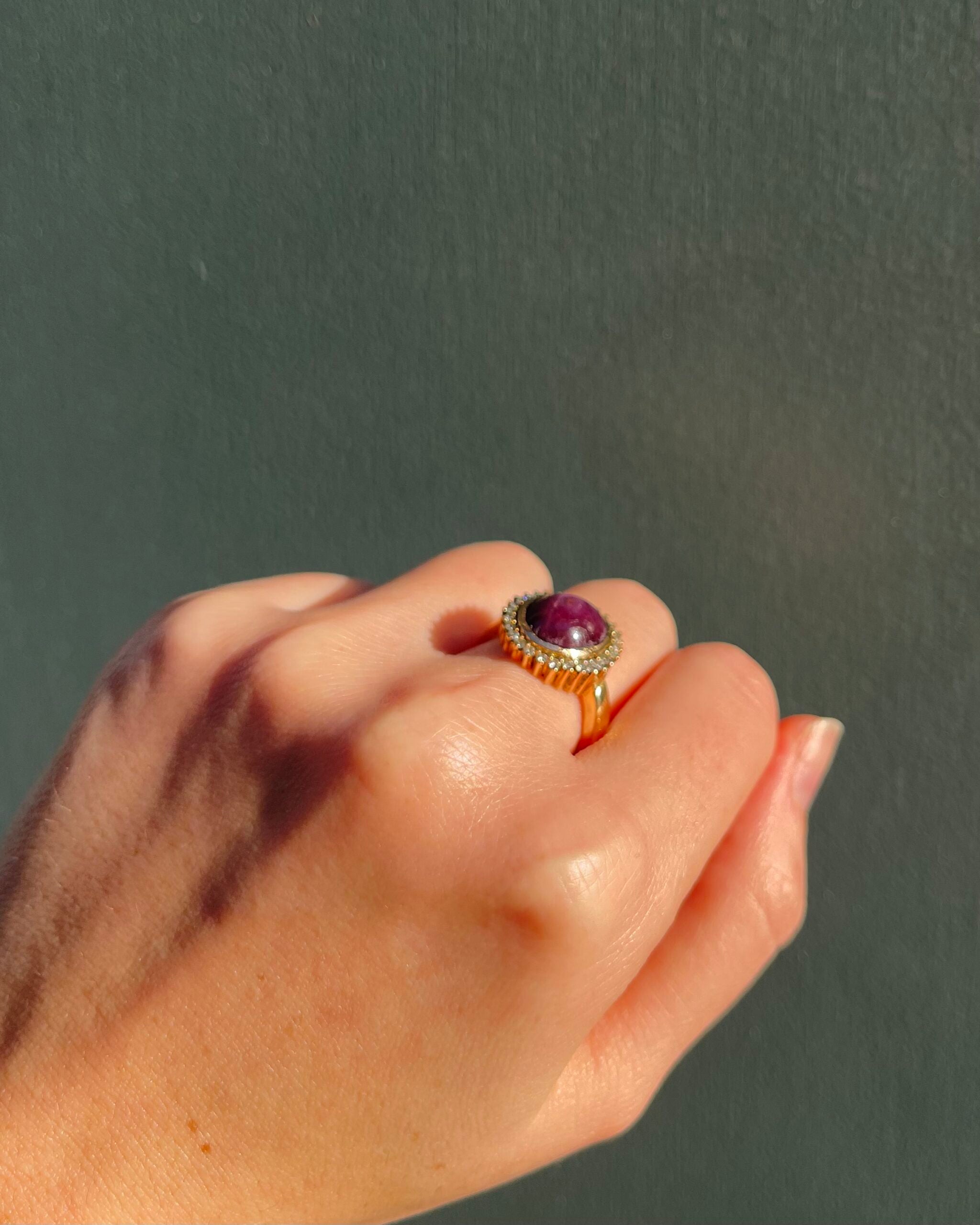 Bague Marguerite rubis étoilé 8 carats & 28 diamants "Carolina"