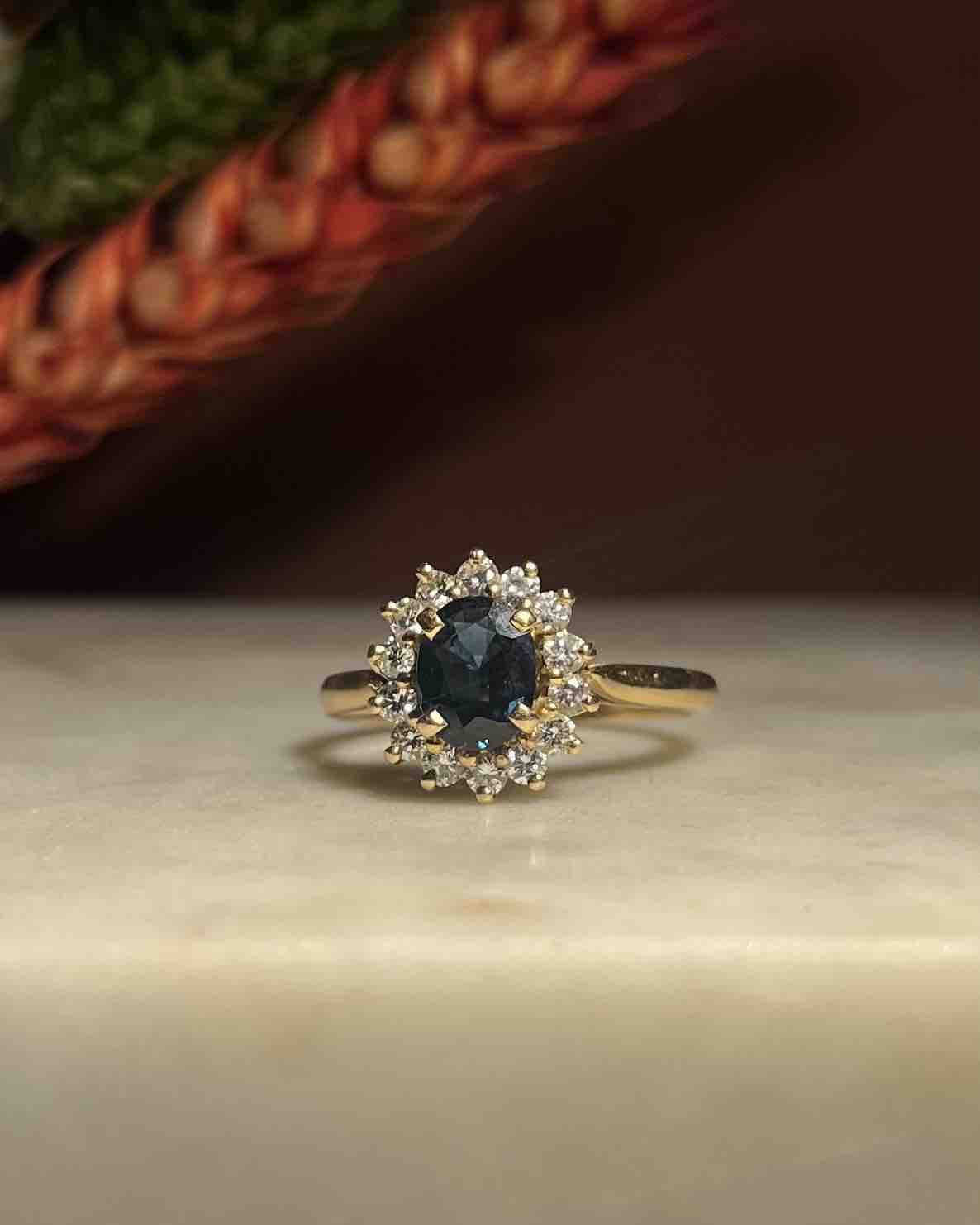 1 carat sapphire & diamond daisy ring "Ysalis"
