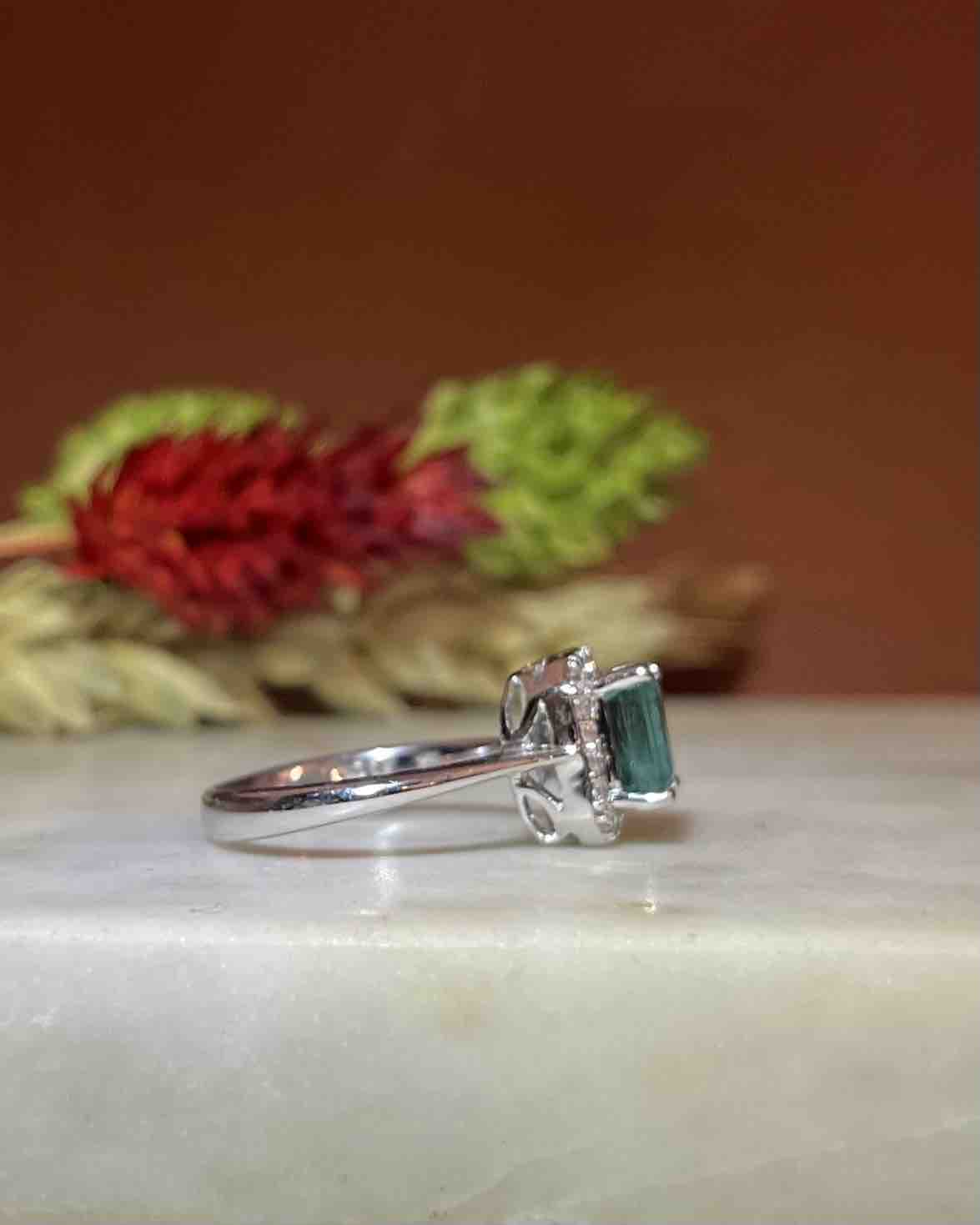 Bague Marguerite Émeraude et Diamants "Beryn"