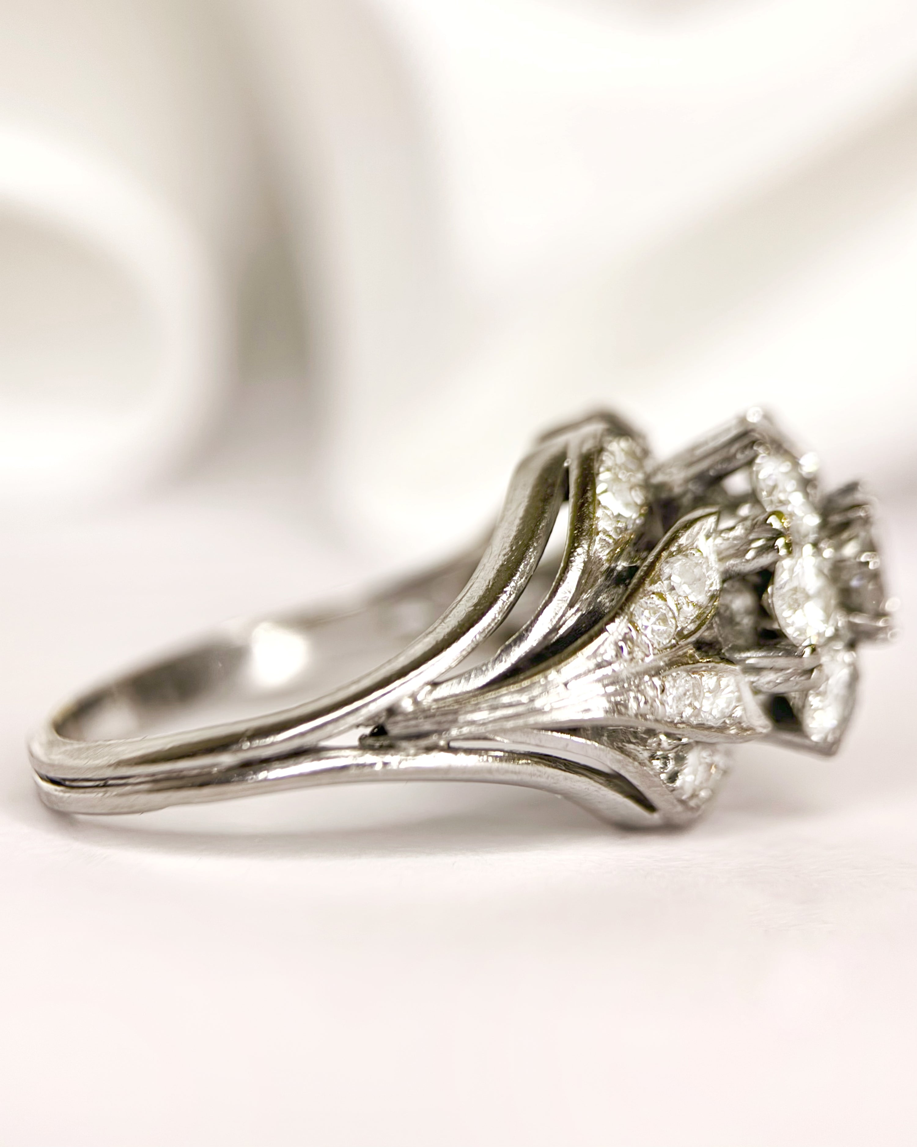 Bague Marguerite Art-Déco Diamants "Christelle"