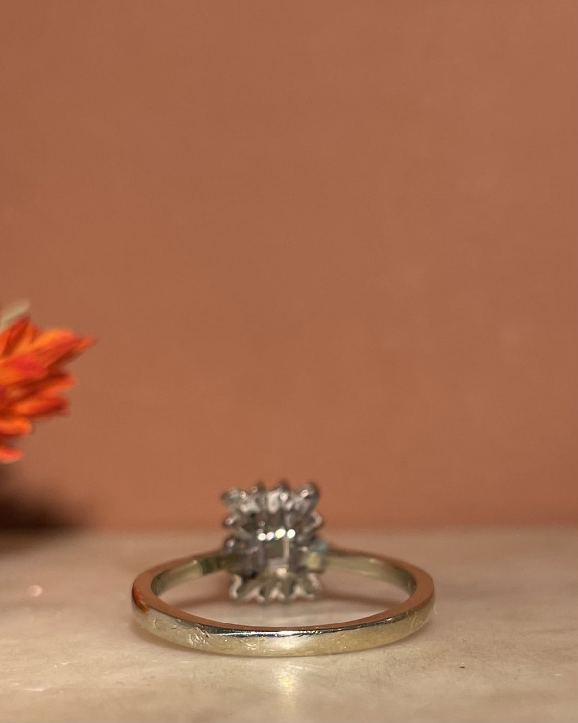 Bague Marguerite Émeraude et 14 Diamants "Emrae"