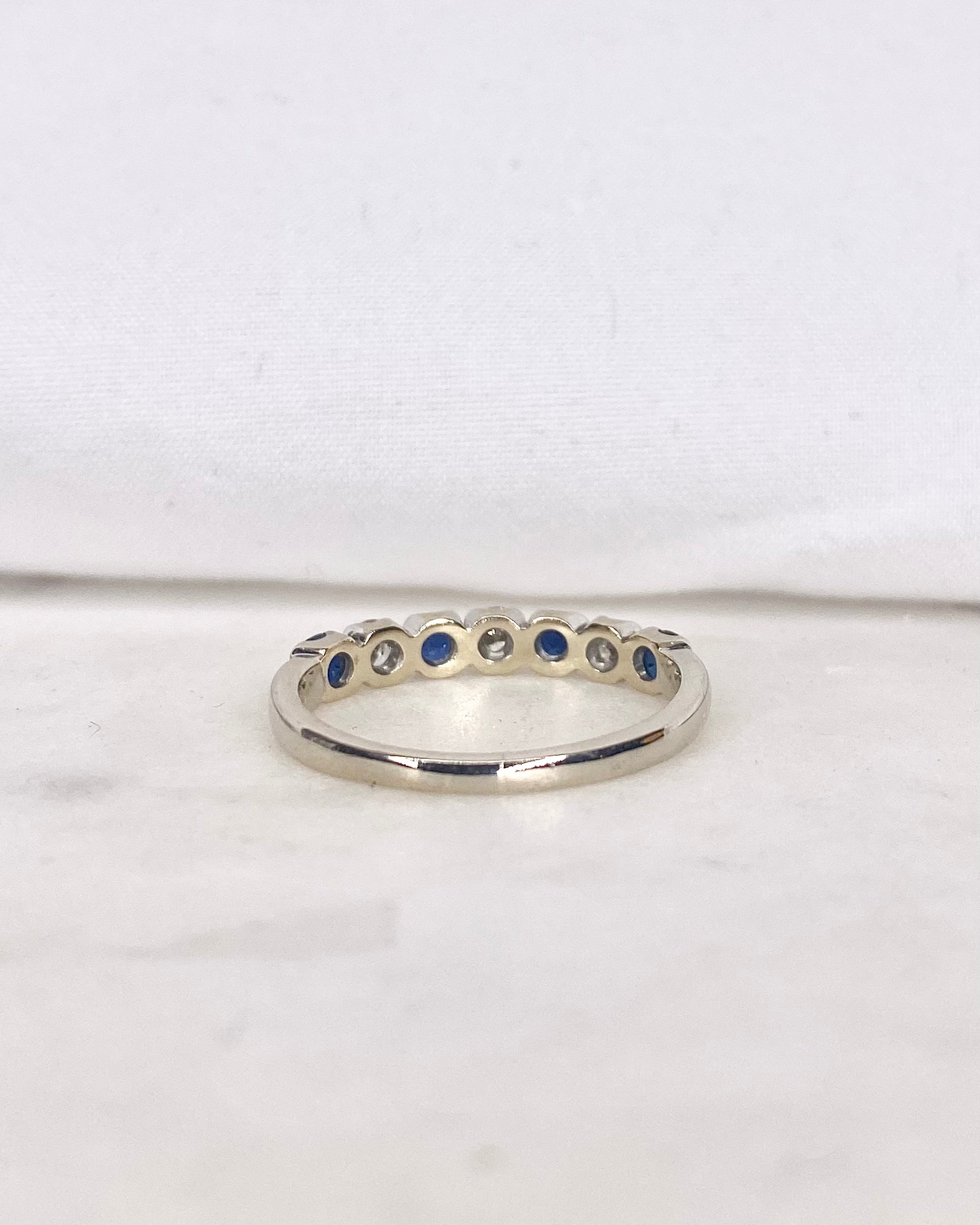 Bague Demi-Alliance Saphirs & Diamants "Olina"