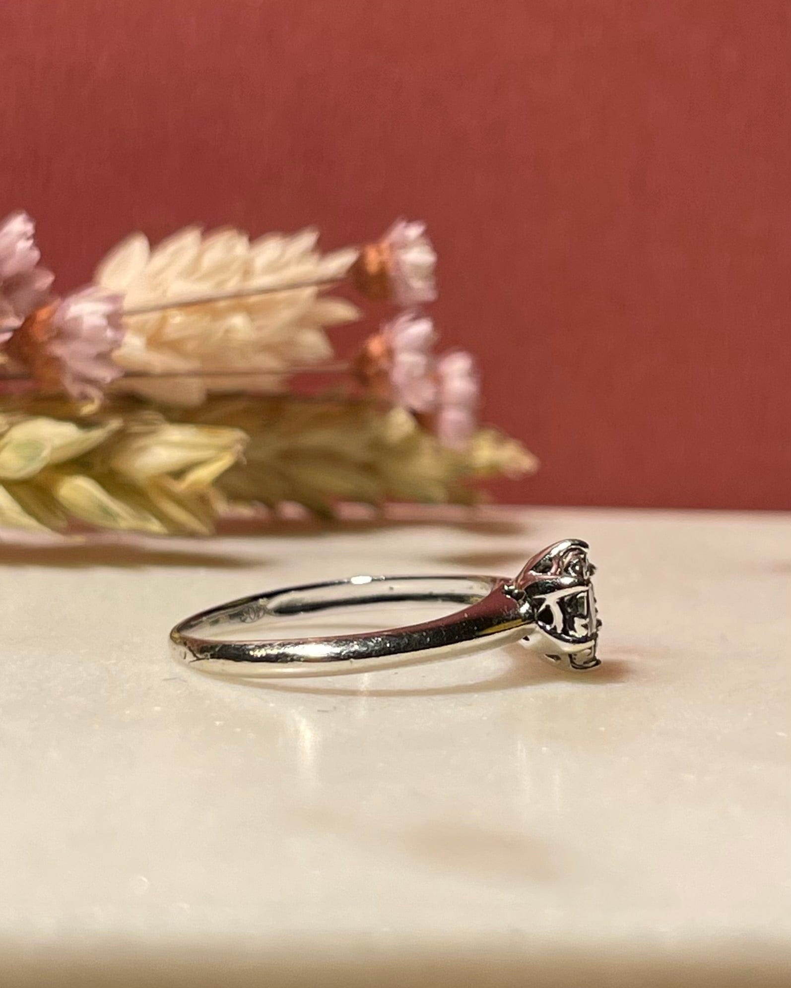 "Zoé" 0.24 carat Diamond Daisy Ring