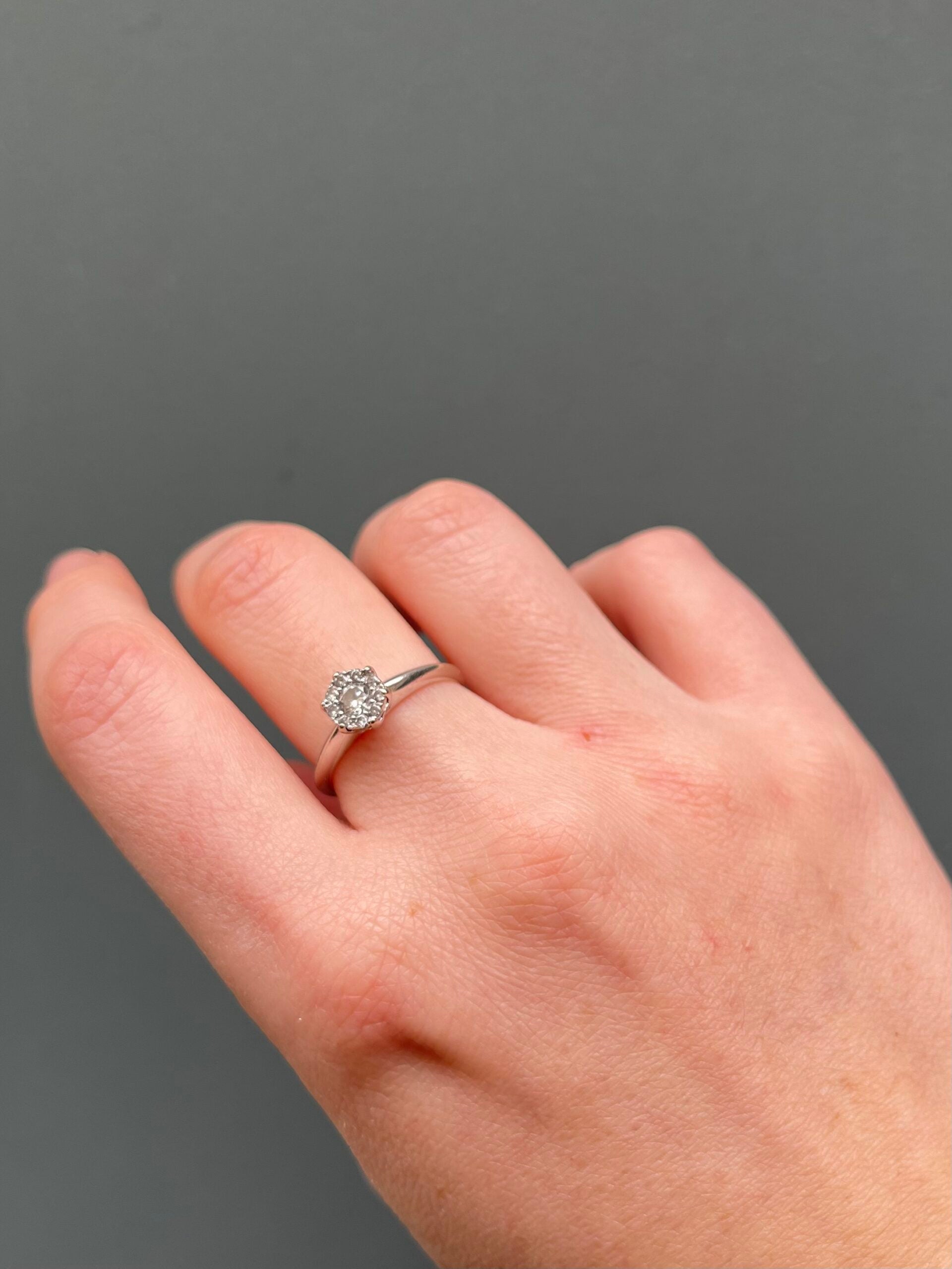 Bague Marguerite Diamants 0.24 carat "Zoé"