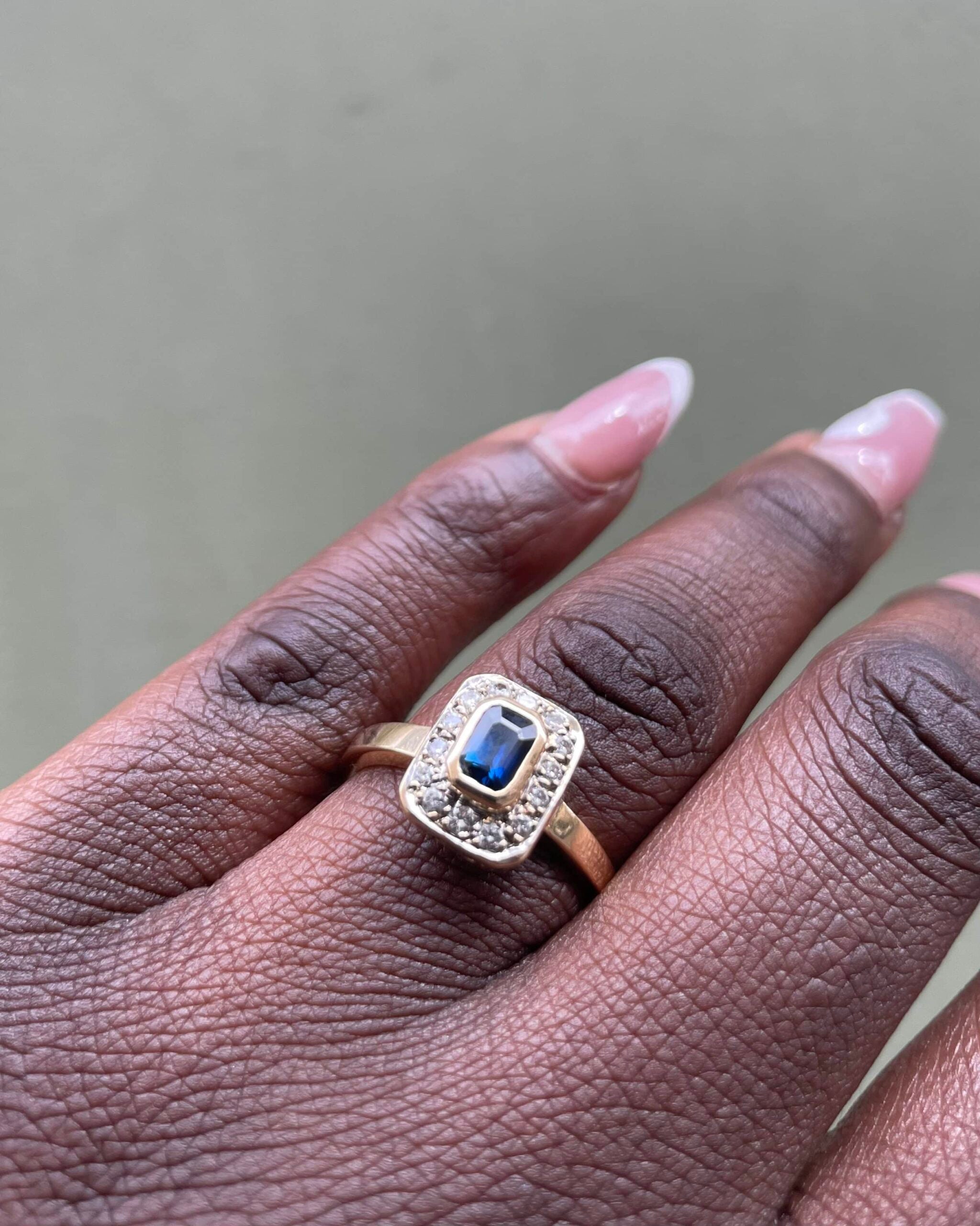 Anillo de zafiro y diamantes estilo art déco "Maébry"