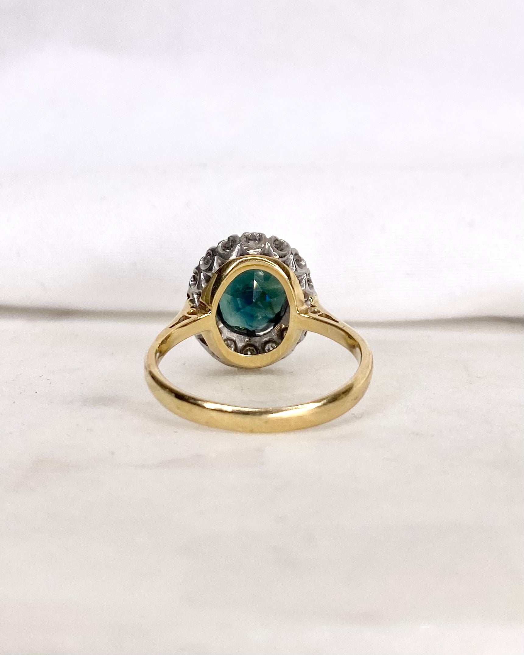 Bague Marguerite Saphir 3.20 carats & Diamants "Maia"