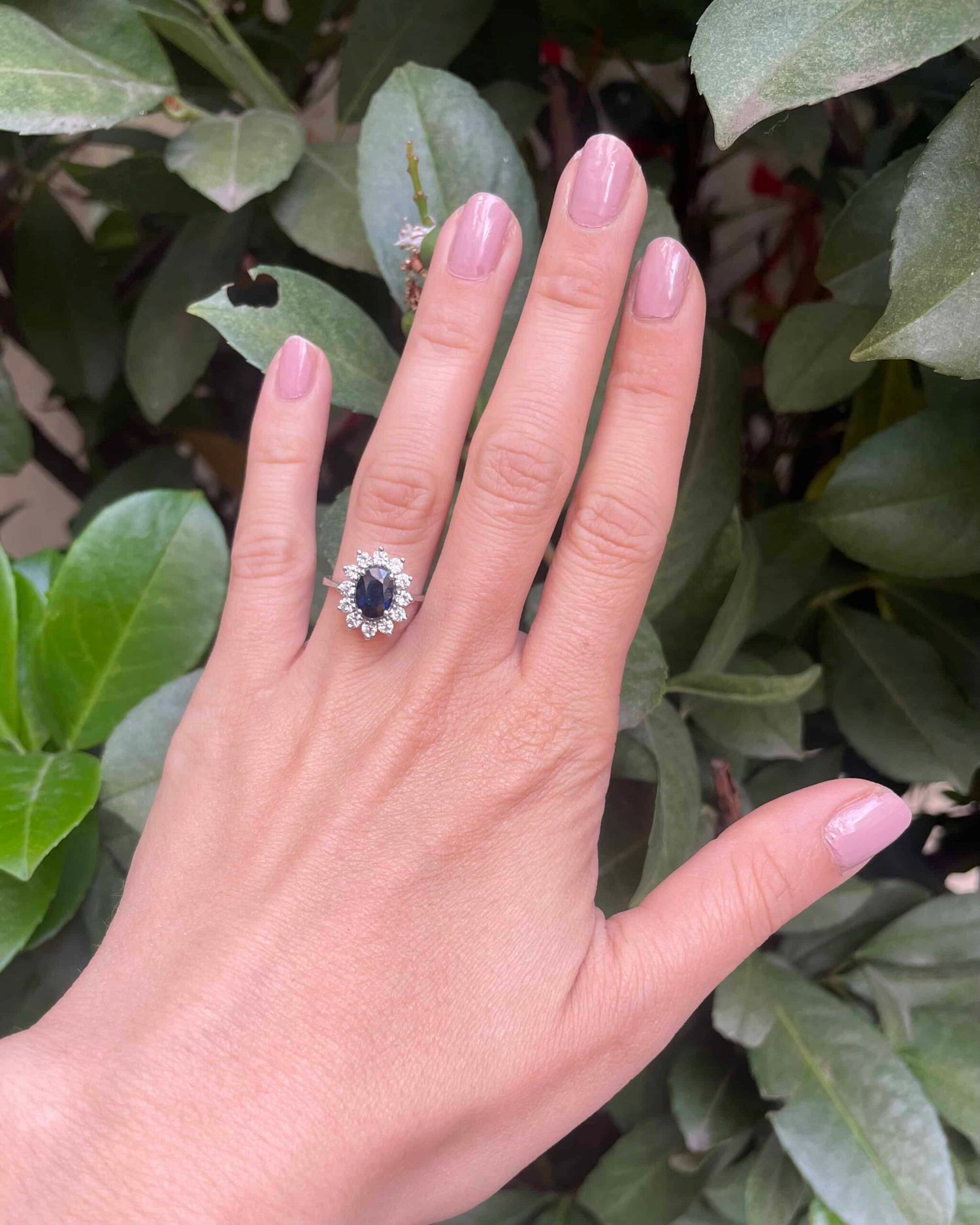 Anillo "Azara" con margaritas de zafiro y diamantes de 1,40 quilates