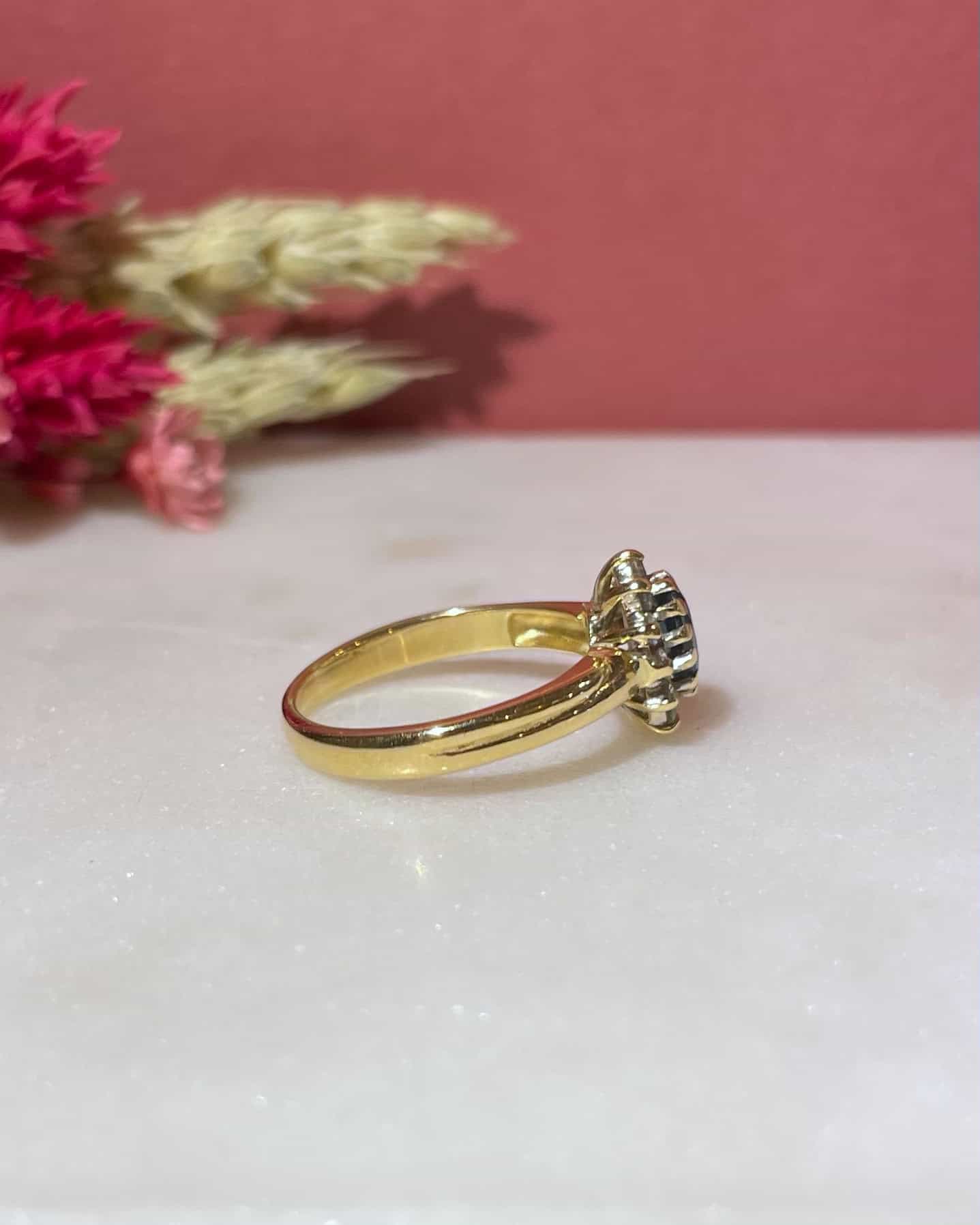 Anillo "Nélia" con margaritas de zafiro y diamantes