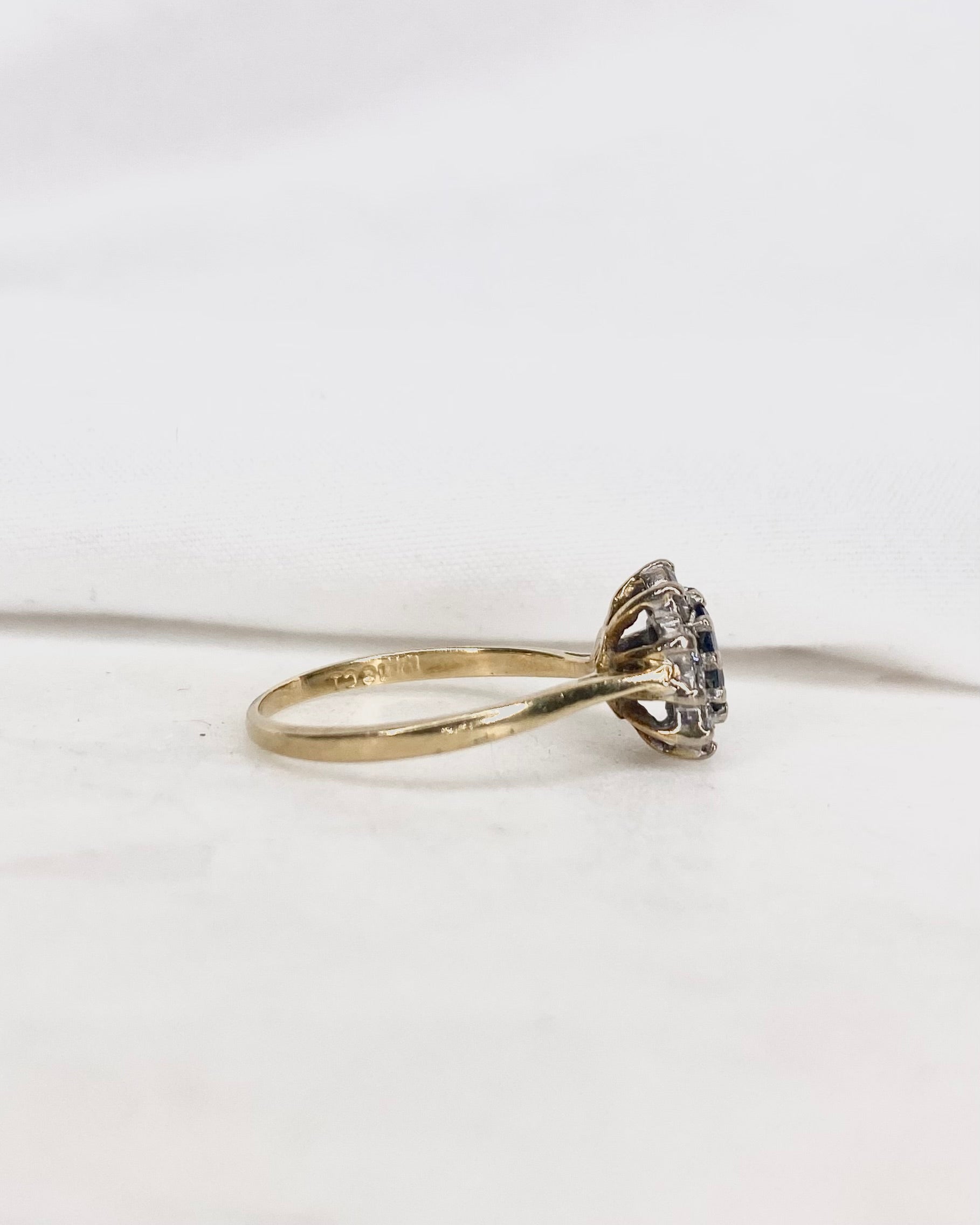 Bague Marguerite Saphir 0.70 carat & Diamants "Salma"