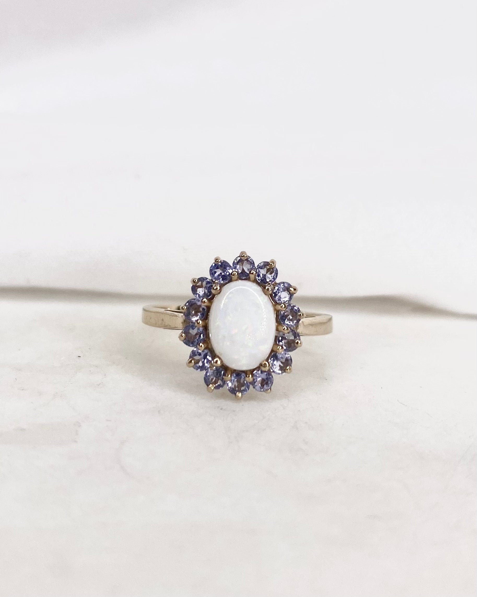 Bague Marguerite Opale 0.67 carat & Tanzanites "Valentina"