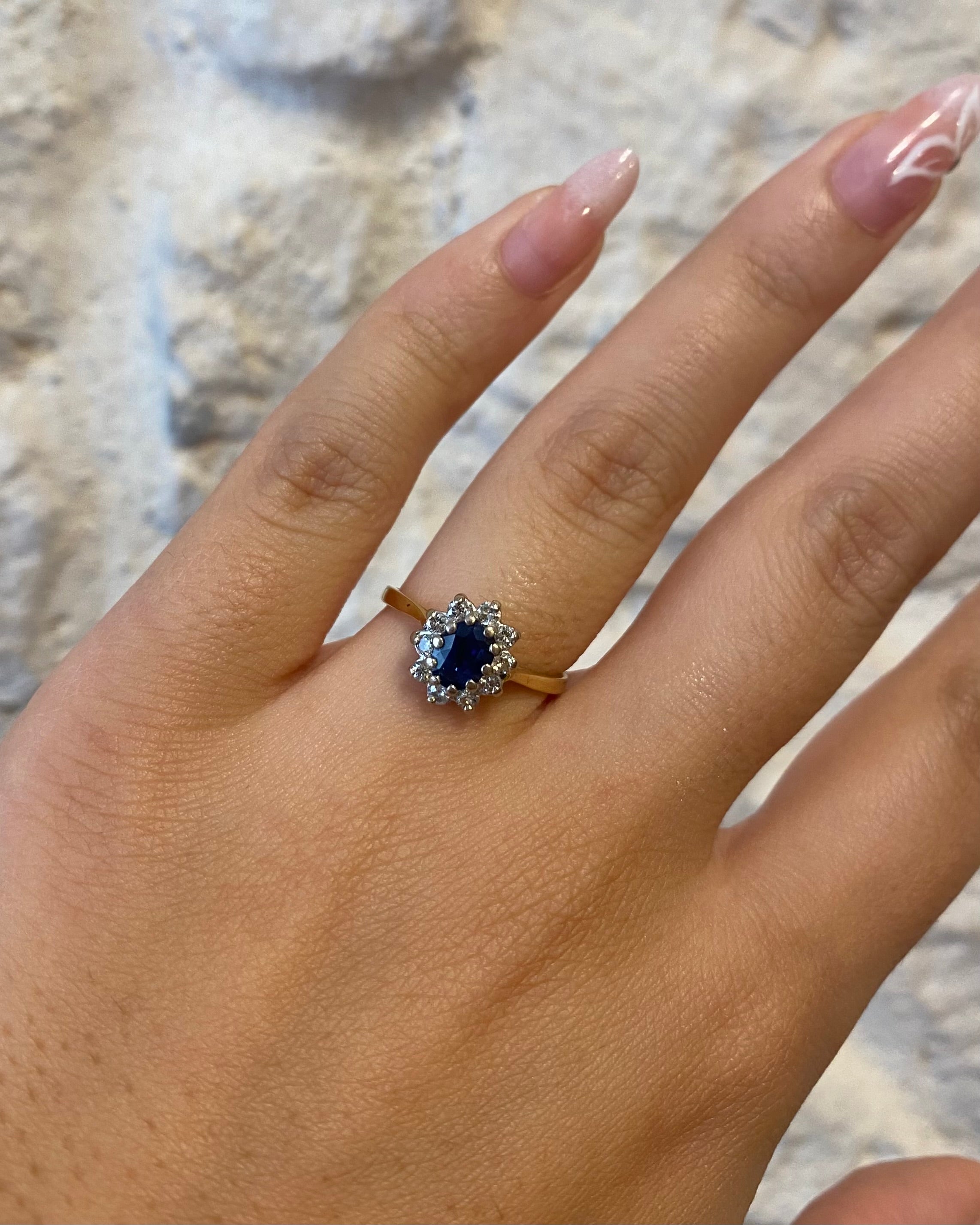 Bague Marguerite Saphir 0.70 carat & Diamants "Salma"