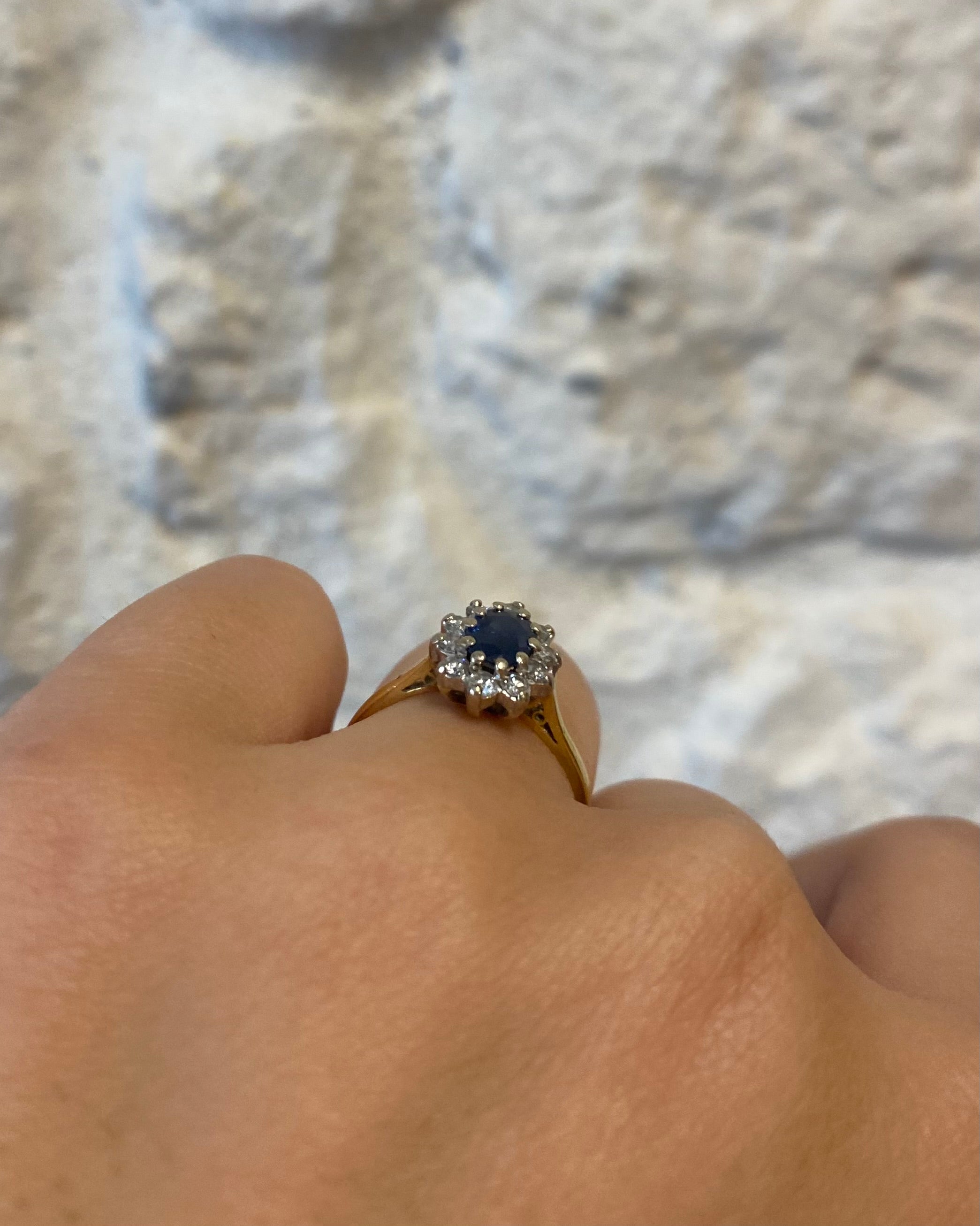 Bague Marguerite Saphir 0.70 carat & Diamants "Salma"