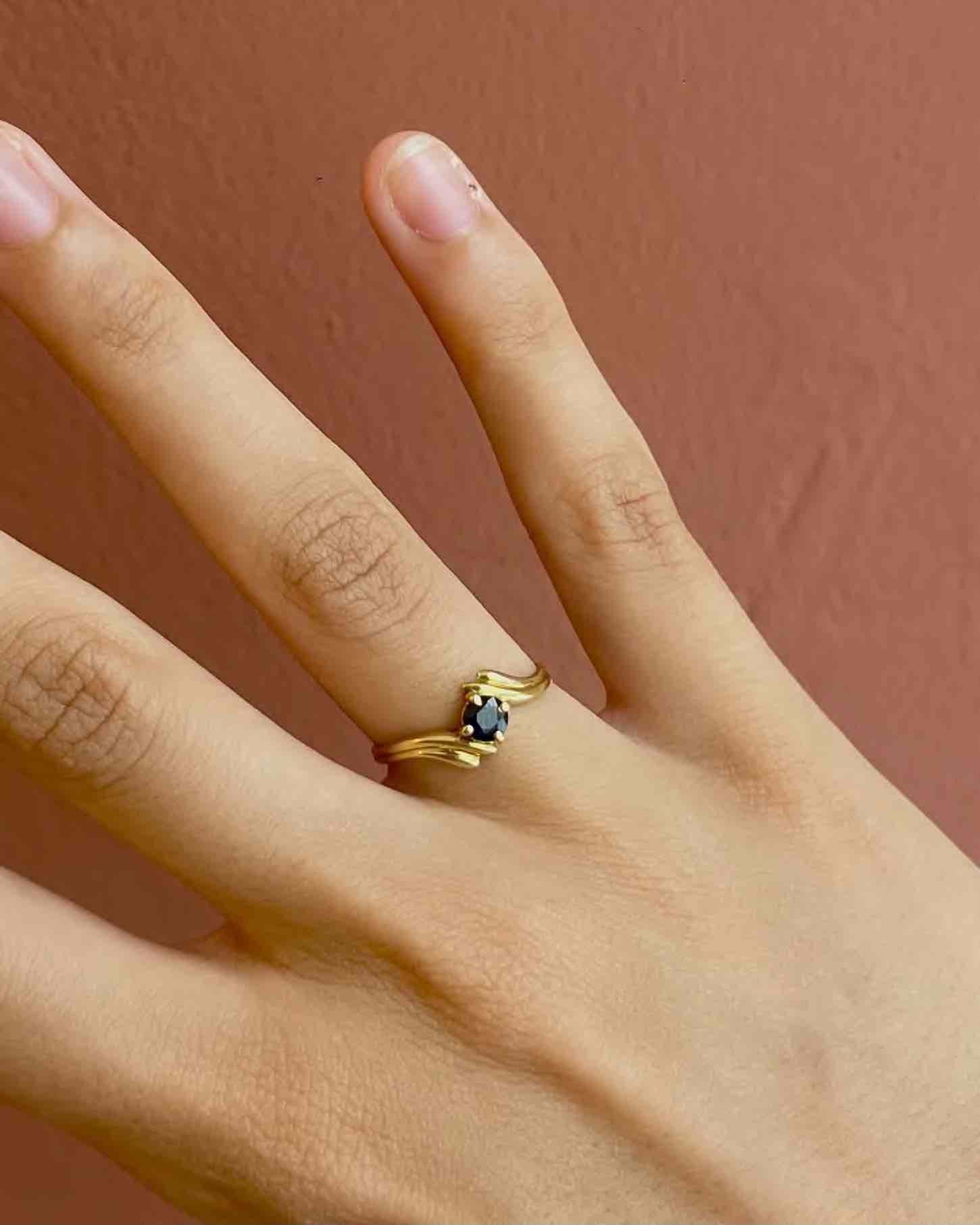 Bague tourbillon saphir "Kat"
