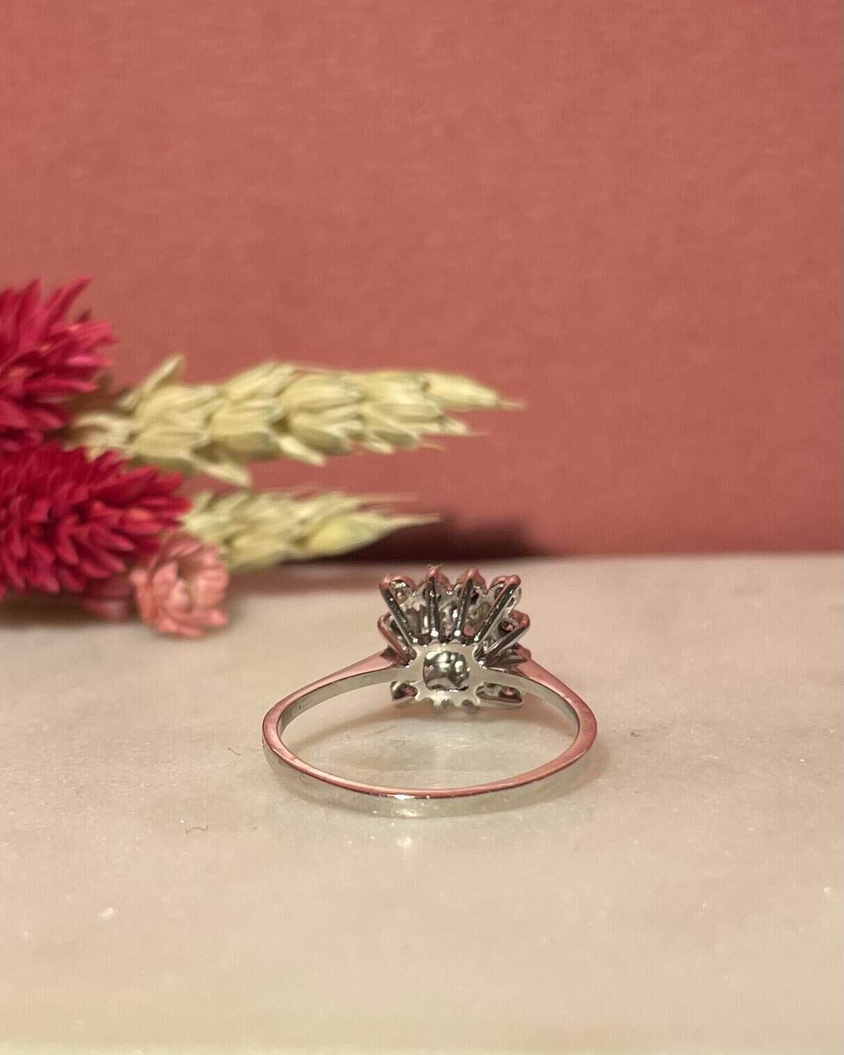 Anillo de margaritas con diamantes "Youmna"