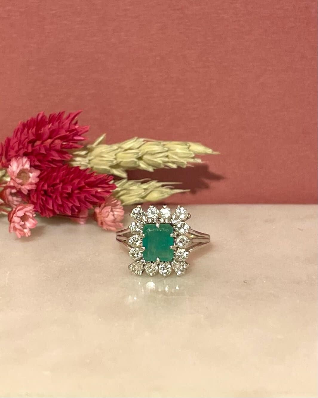 Bague Marguerite Émeraude 1.10 carat & Diamants 1 carat "Remy"