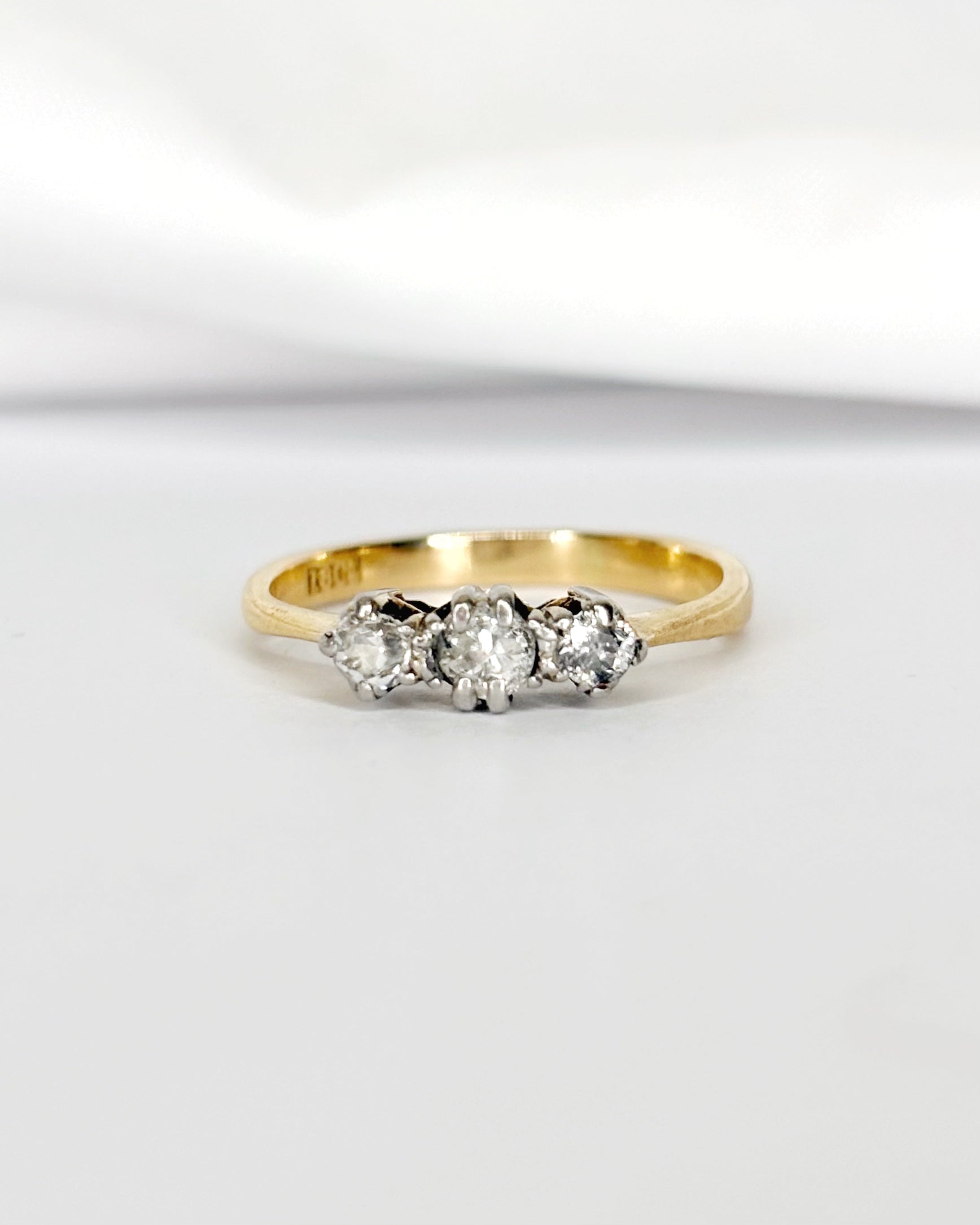 "Faia" Diamond Trilogy Ring
