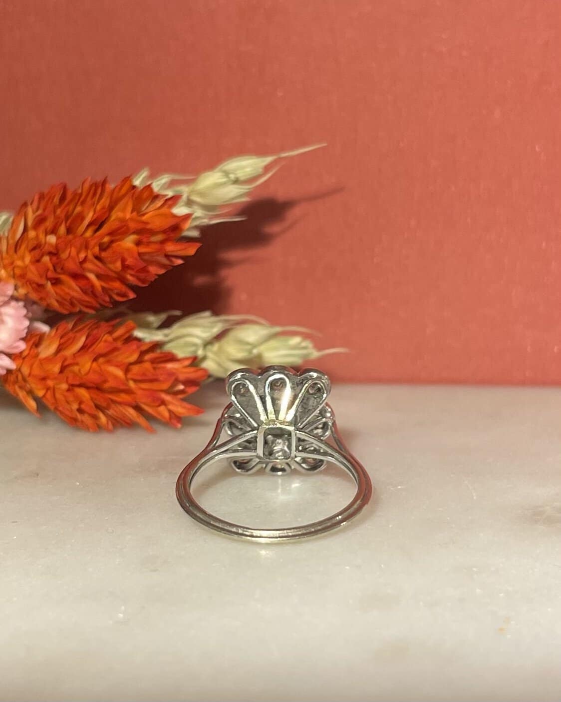 Bague Marguerite Émeraude 0.65 carat & Diamants "Éline" - Elliade Paris