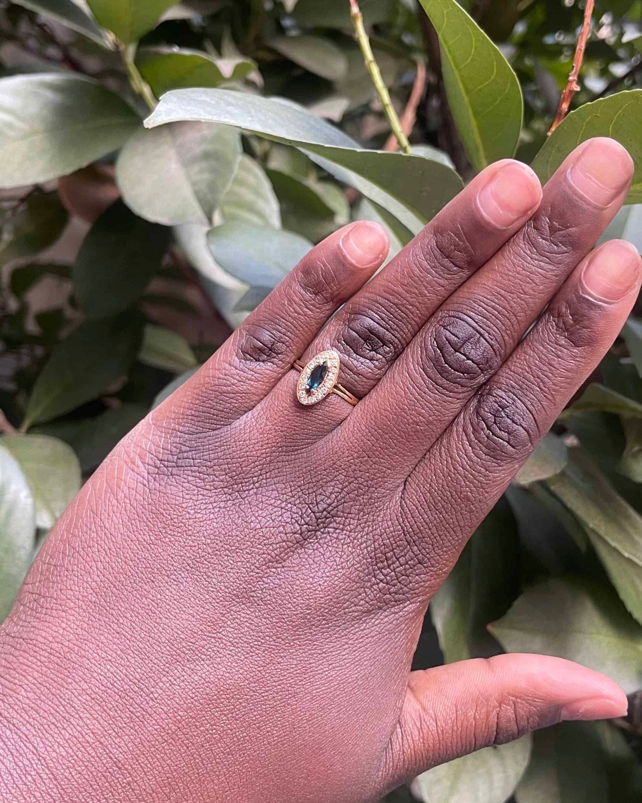 Bague Marquise Style Art-Déco Saphir & Diamants "Naema" - Elliade Paris